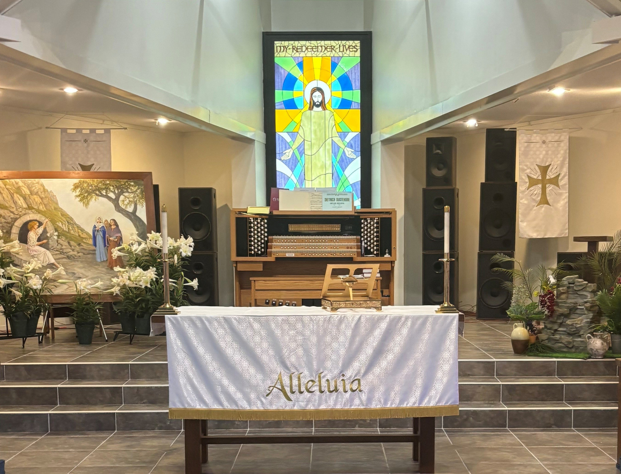Redeemer Lutheran Church Bradenton chancel decorated for Easter worship