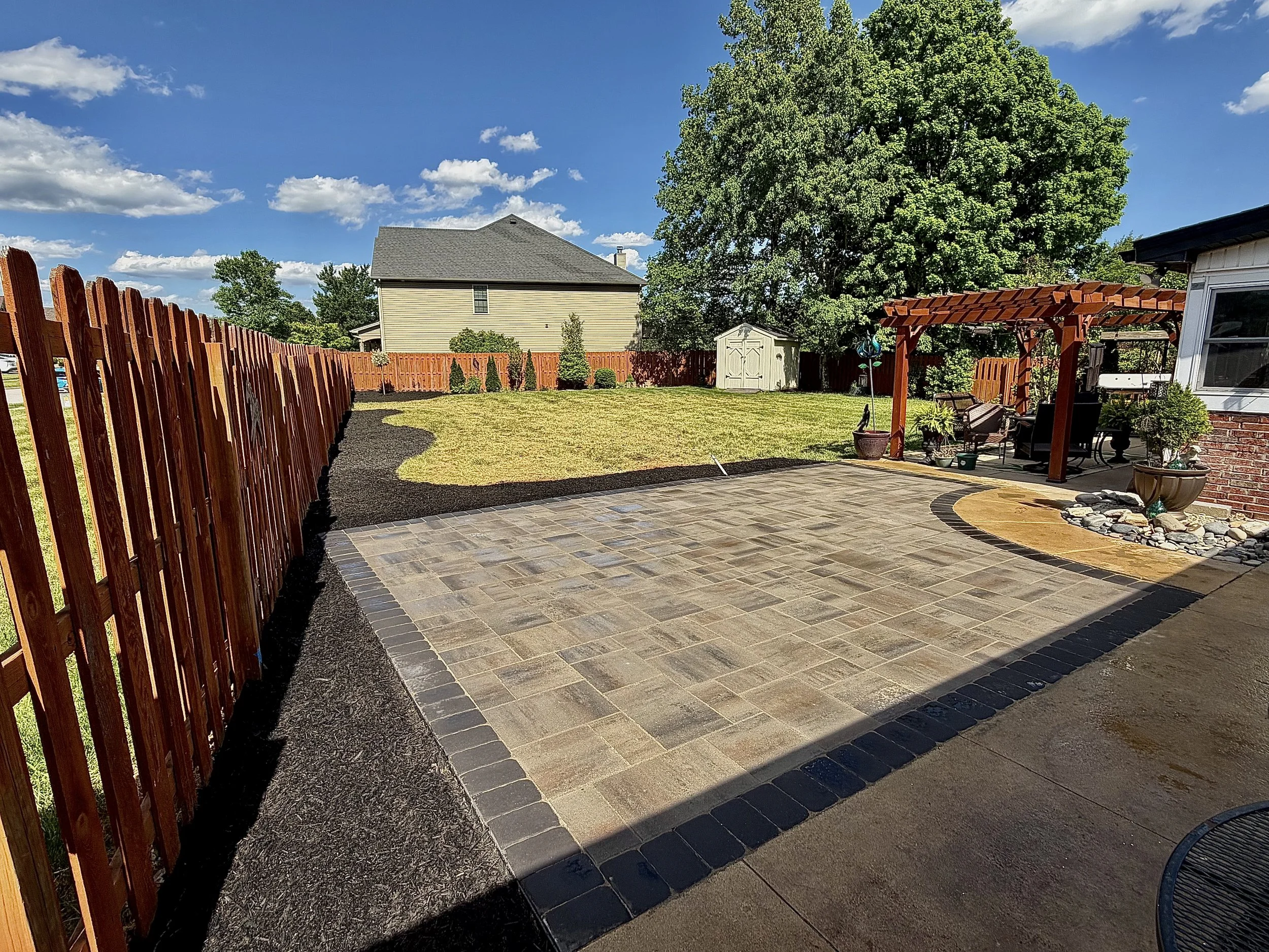 Paver Patio And Mulch Installation In Versailles, Ky