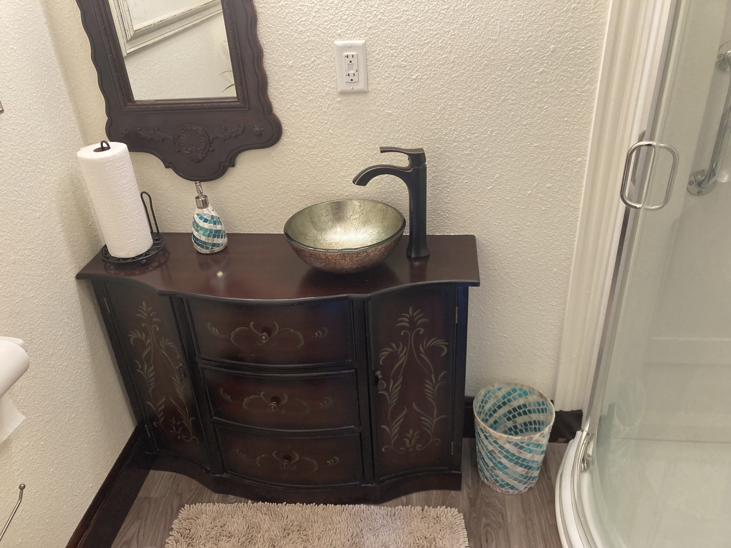 FURNITURE VANITY