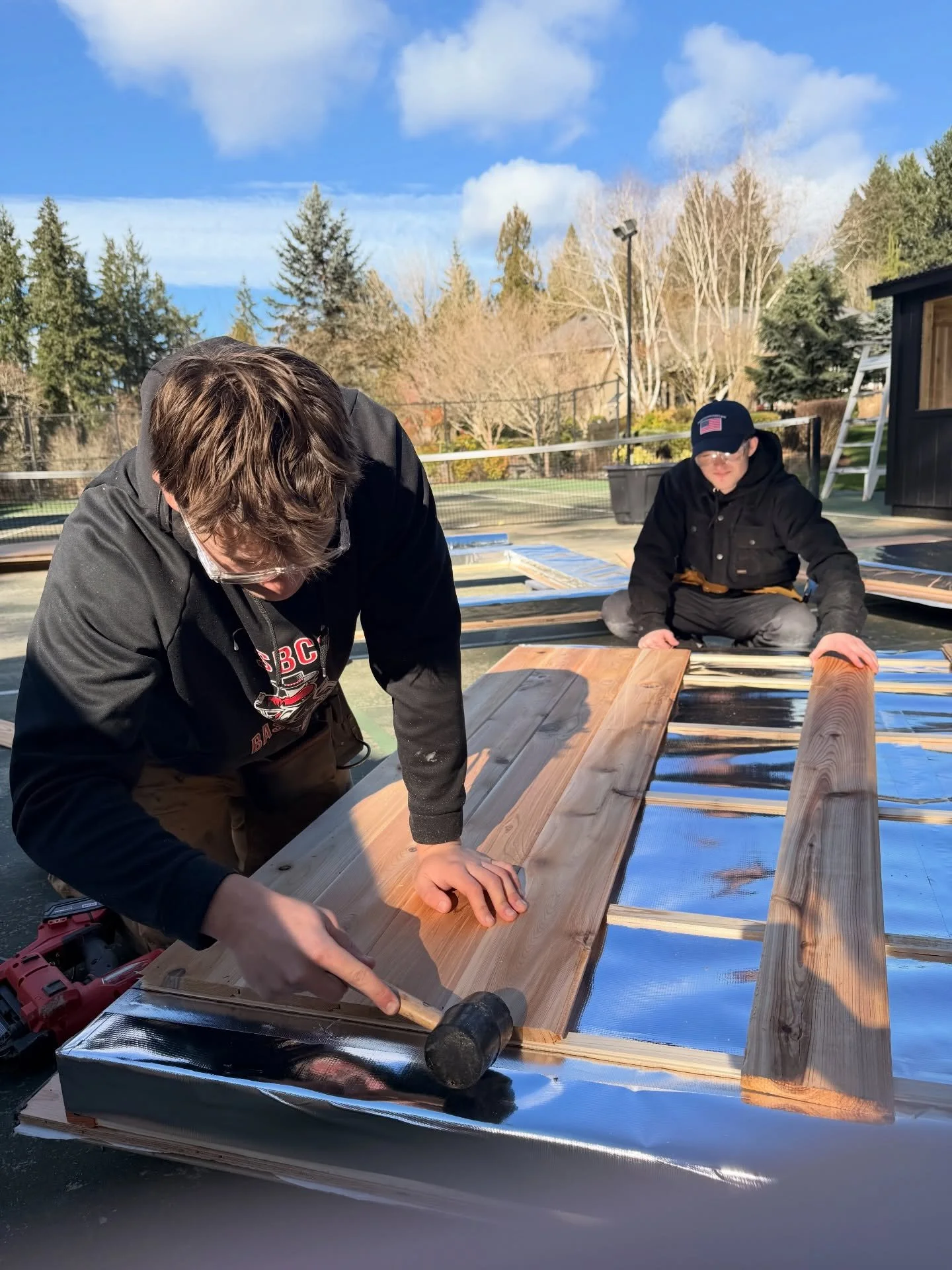 🙌Gotta be nice and gentle with that t&amp;g. Western red cedar is a very soft wood so it likes to split and dent super easily!

#firstbuilder