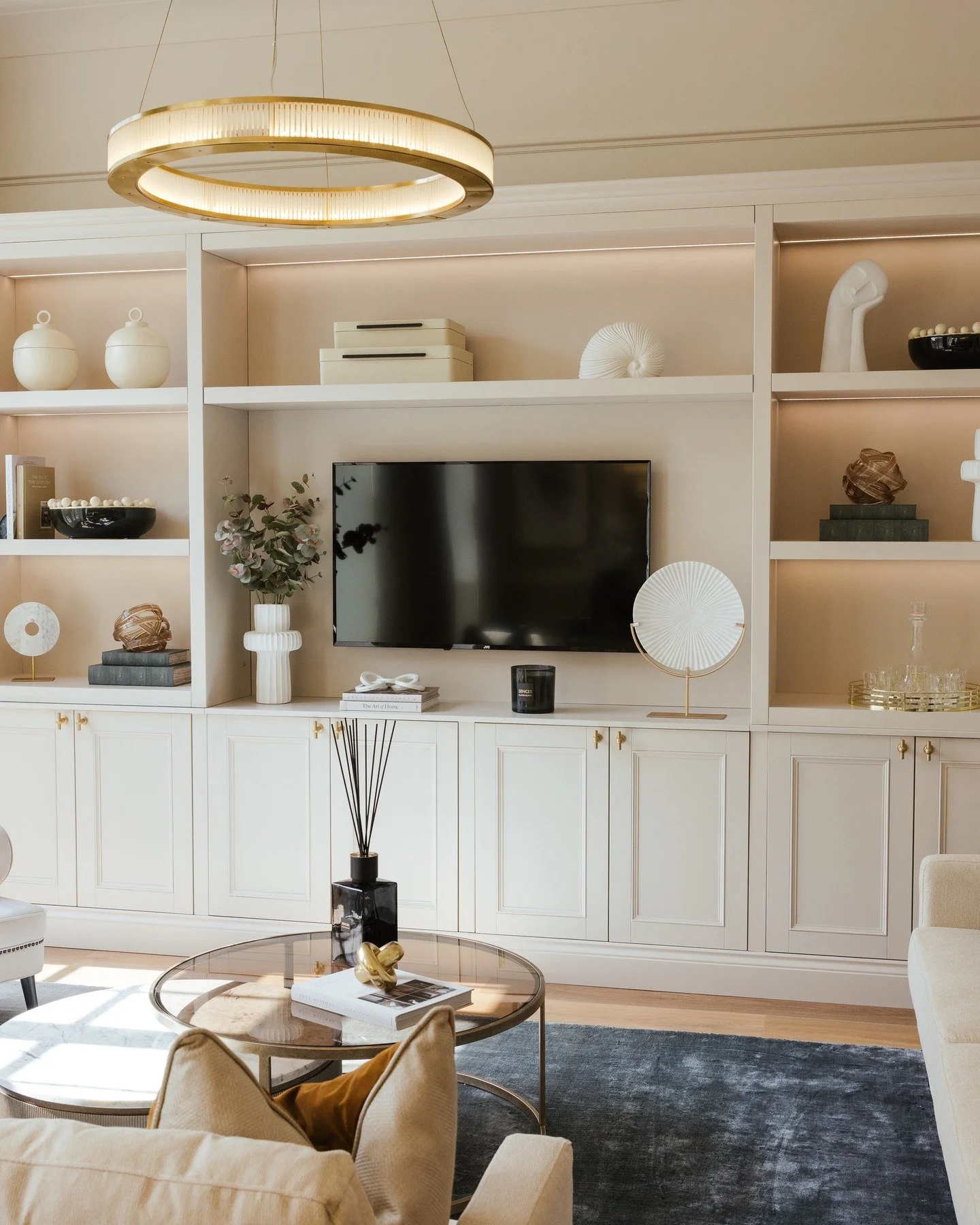 A stunning show home we designed and installed for @adelsquareleeds Photographed by the wonderful @joannecrawford_ on a beautiful sunny day.
