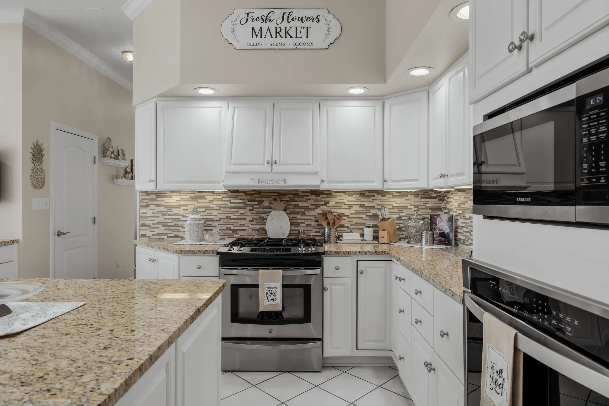 7109 W St Andrews Ave-19.jpg