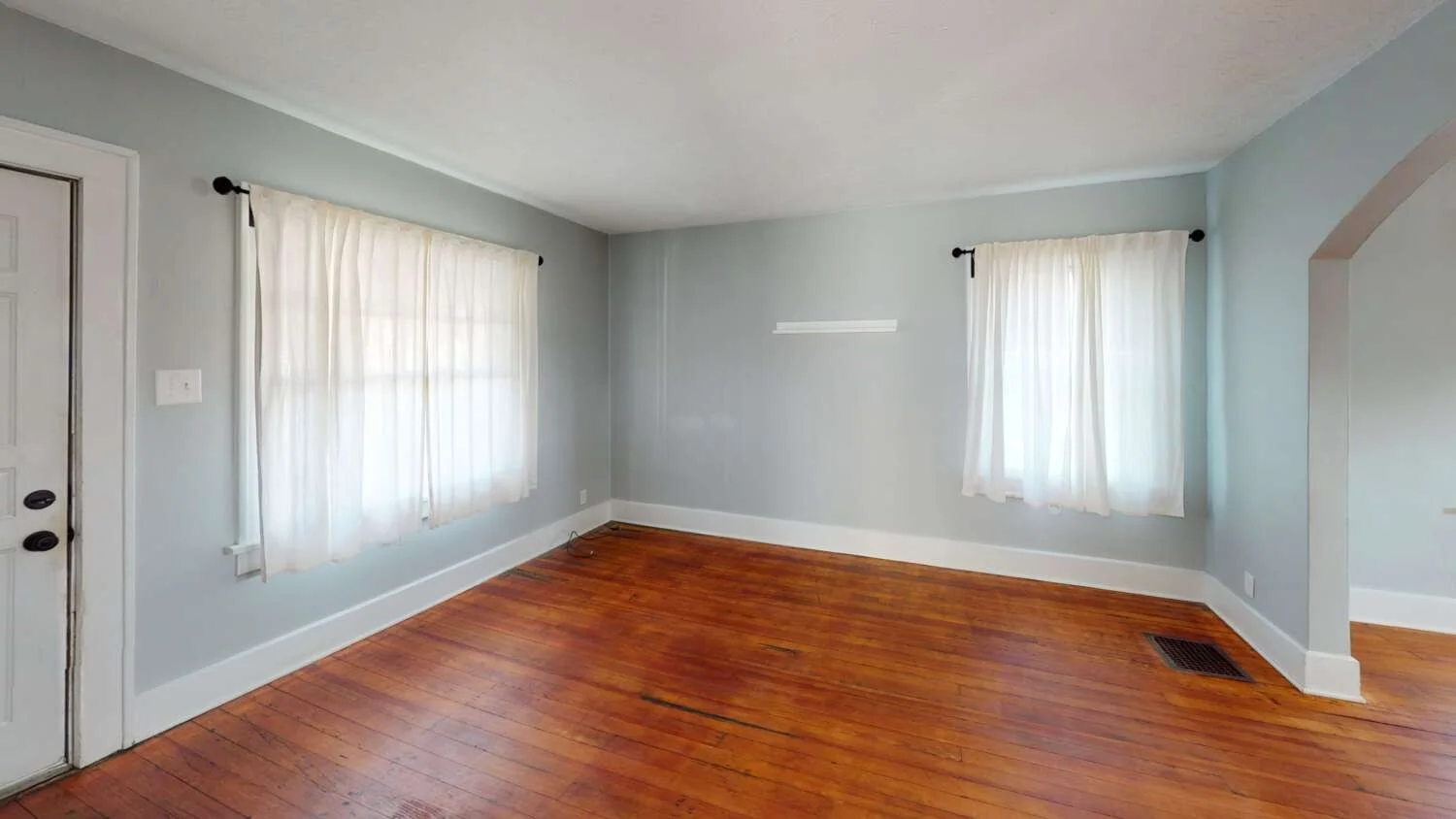 1213-W-Gilbert-Unfurnished.jpg