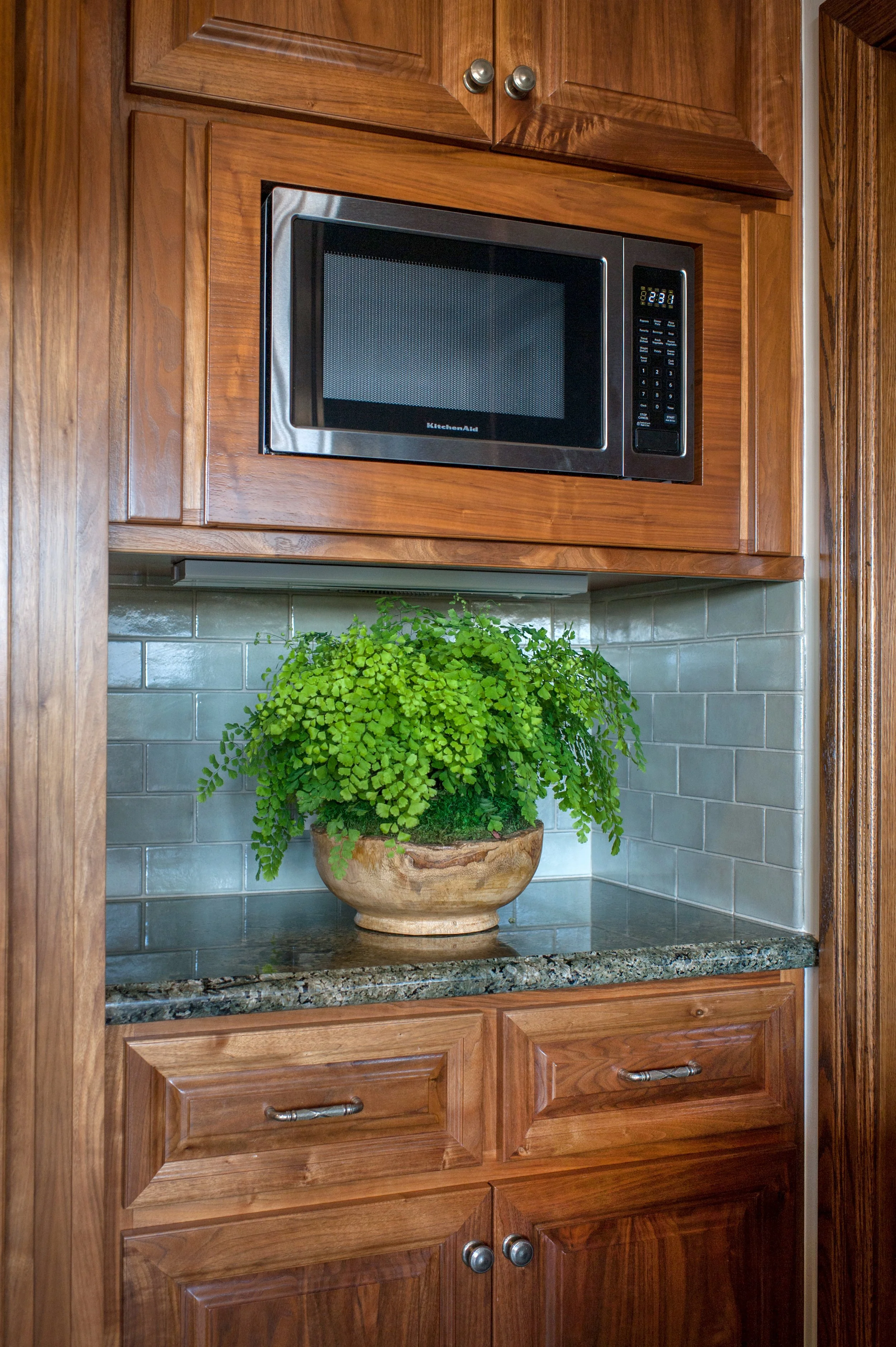 sarah-barnard-design-pacific-palisades-estate-kitchen07.jpg