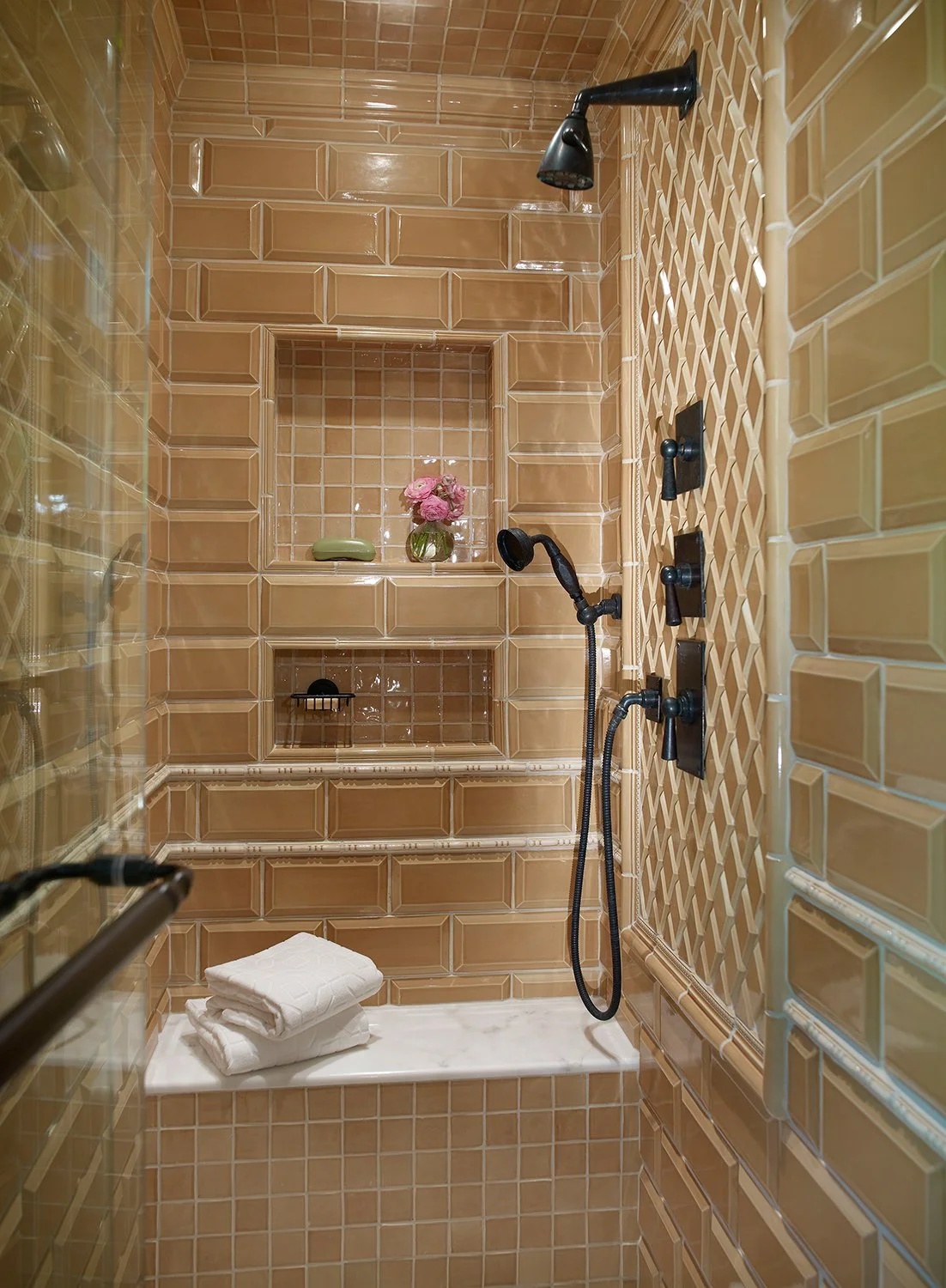 Photo by: Scott Van Dyke
Intricate tile patterns offer maximum impact in this small space.