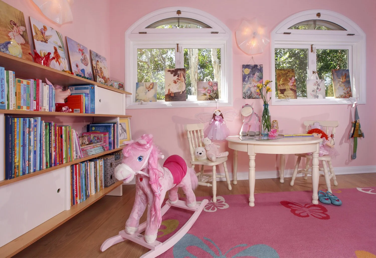 Photo by: Chas Metivier
A dreamy pink playroom, in a shade specific to the child’s preferences.
