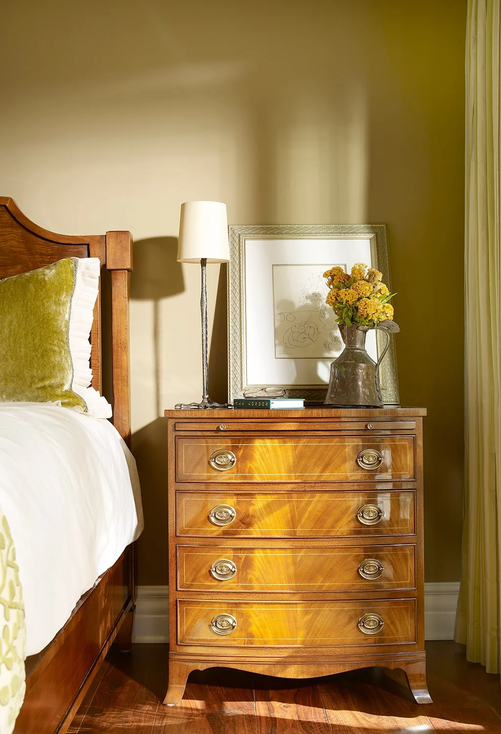 Photo by: Scott Van Dyke
Vibrant greens and amber hued wood tones play nicely together in the abundant natural light.