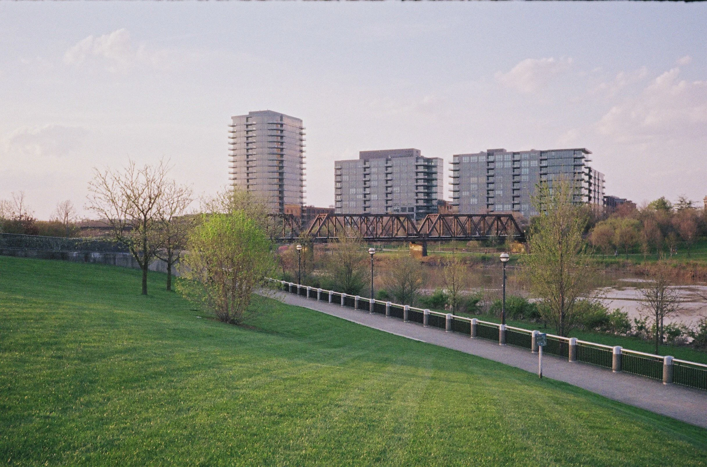 Gifford2188952709-R1-00-36A.JPG