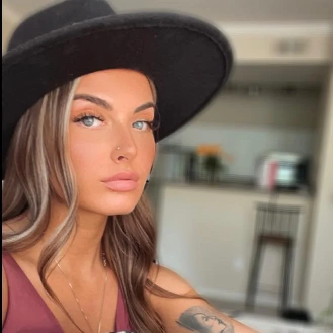 Ariel Waite.jpg