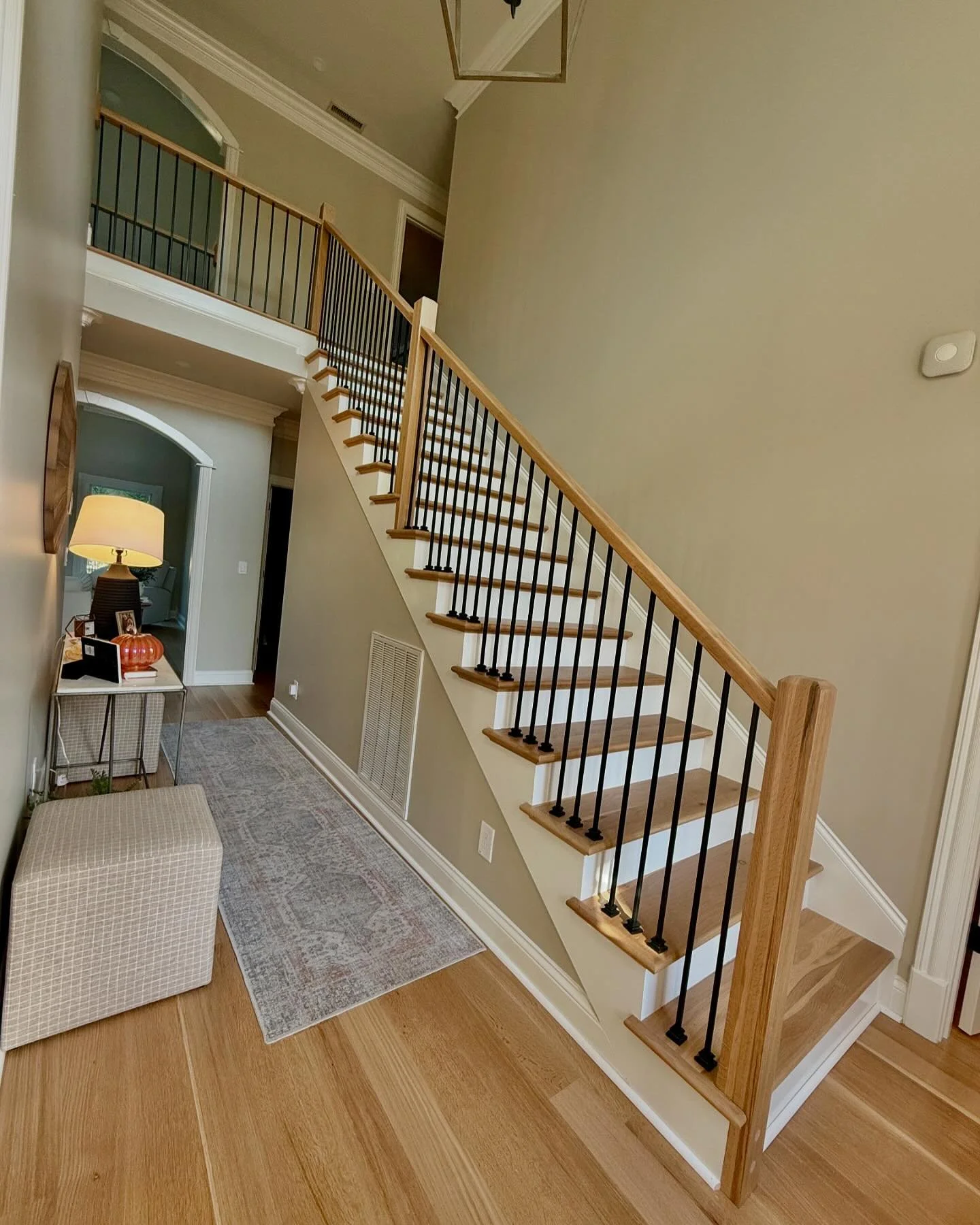 New white oak stair treads, posts, and rails with black spindles! Colored with @pallmannusa Nature Seal and Power Extra Matte.
#realwoodfloors #frasershardwoodfloors #stairgang