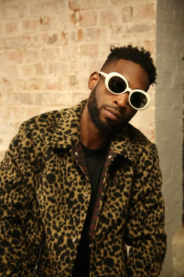 Tinie-Tempah-Coach-Backstage-Dubai-.jpg