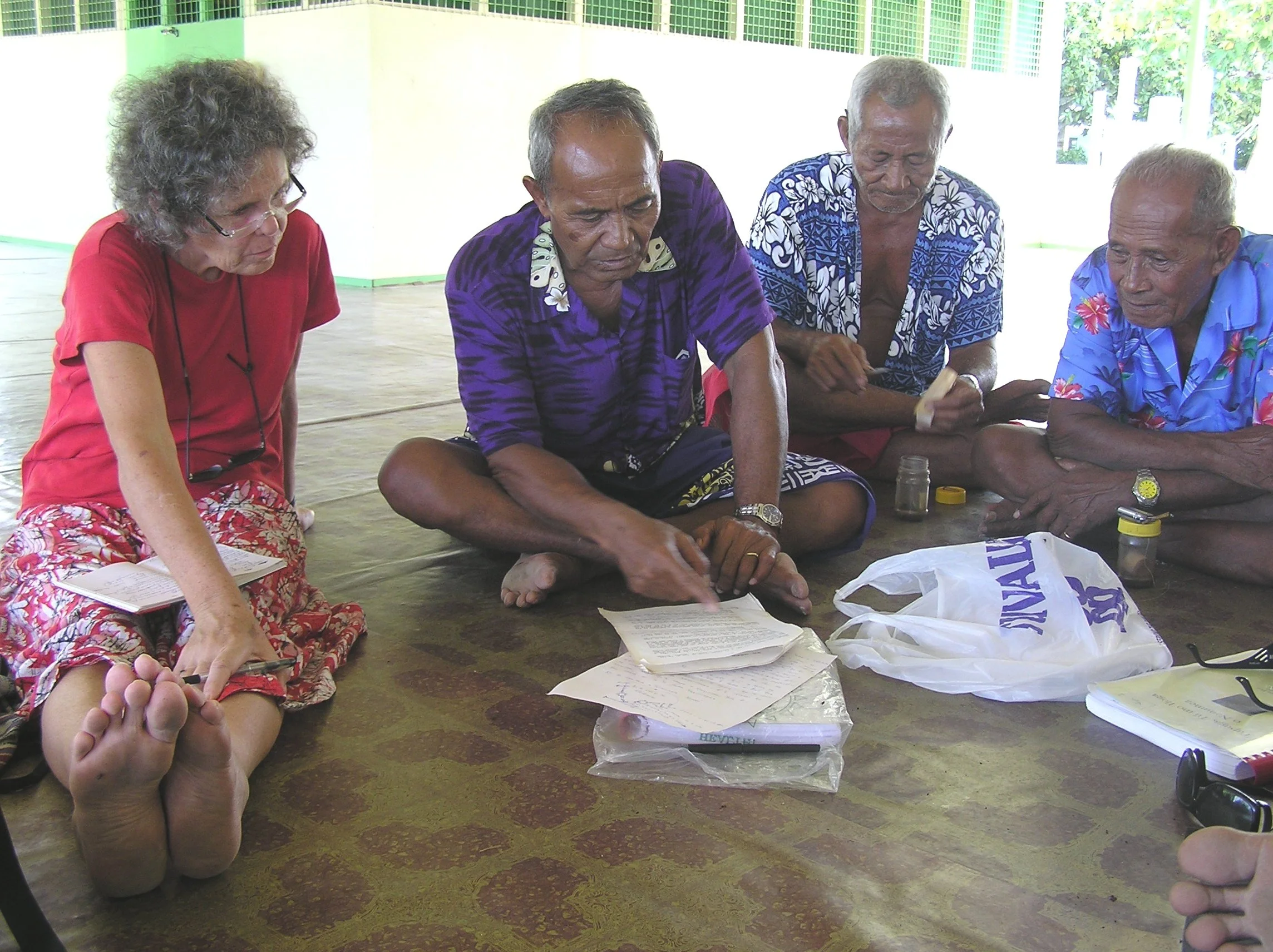 Fakavae work, Nanumea (26 Dec 2003)