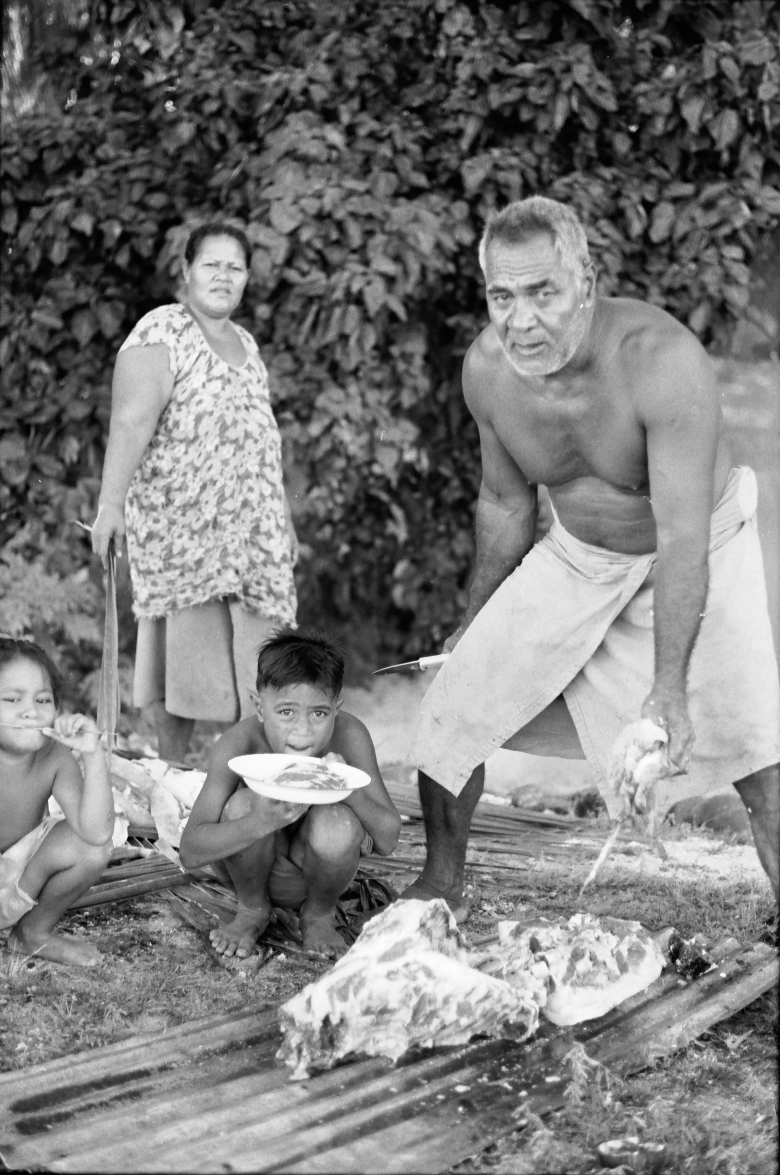Manuao mo Laumua mo tamaliki, fresh pork- 13 Oct 1973
