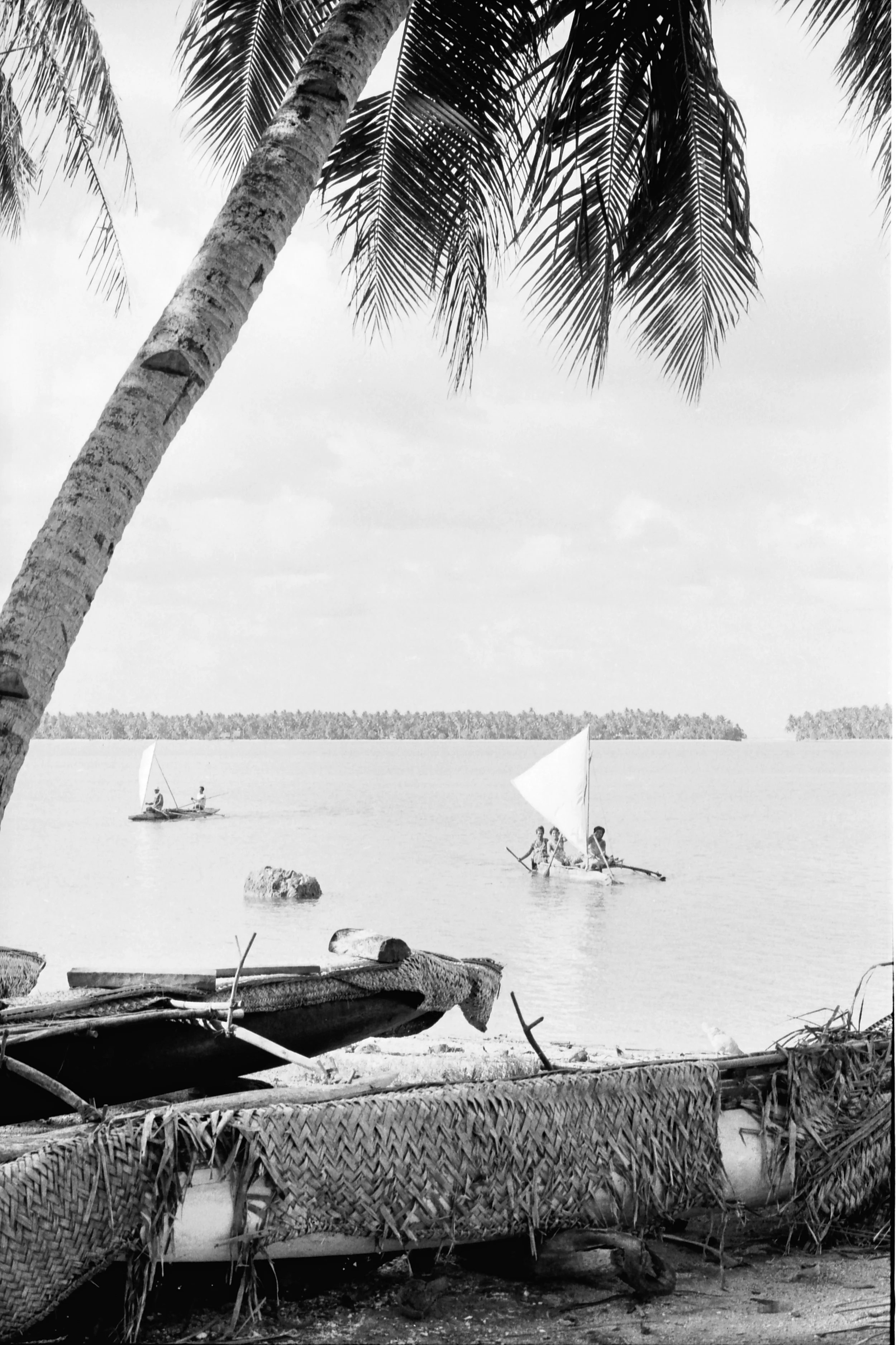 Returning from Lakena - abt 8 Oct 1973 roll 9 no 5.jpg