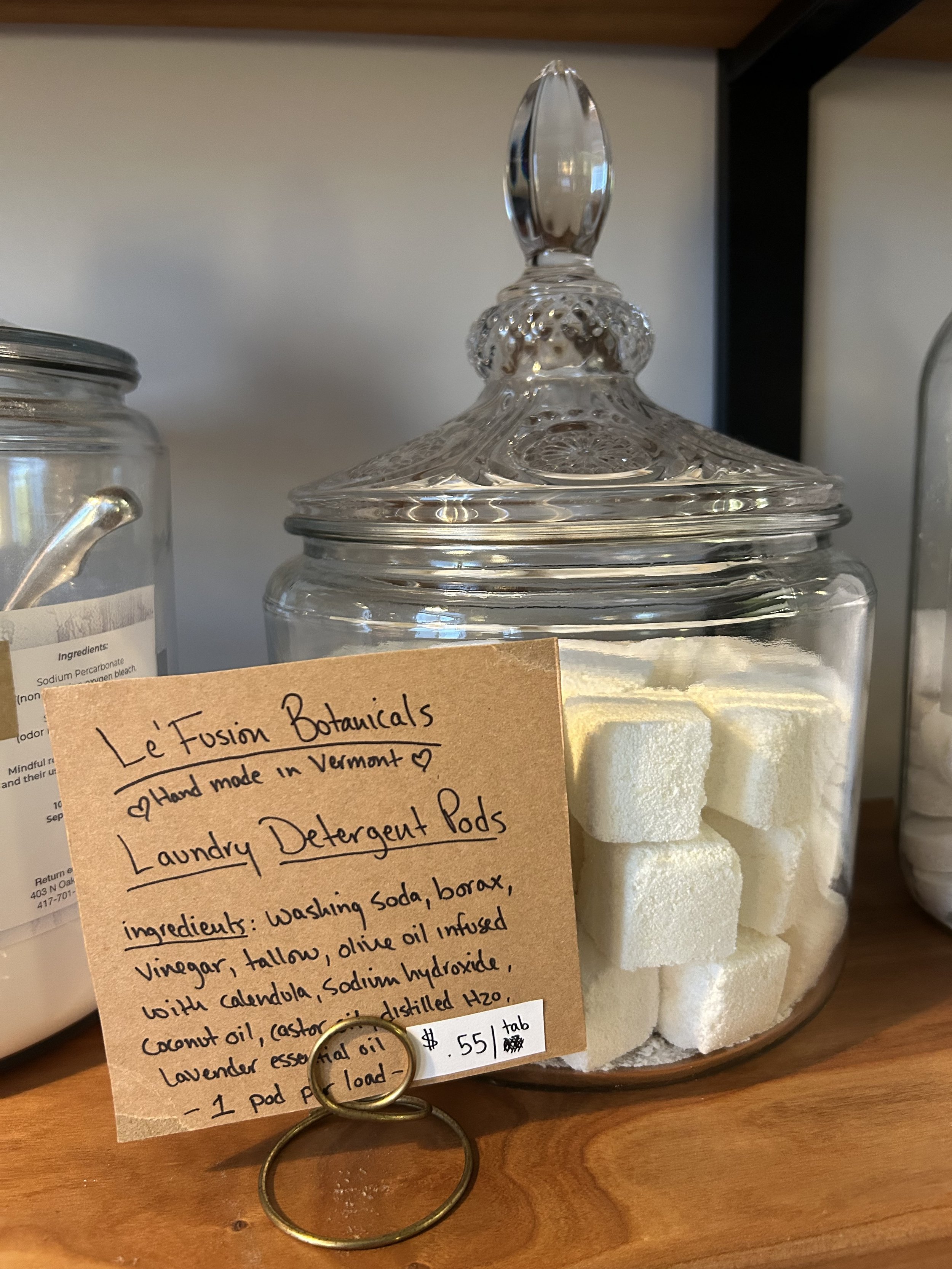 LAUNDRY DETERGENT PODS by Le'FUSION BOTANICALS