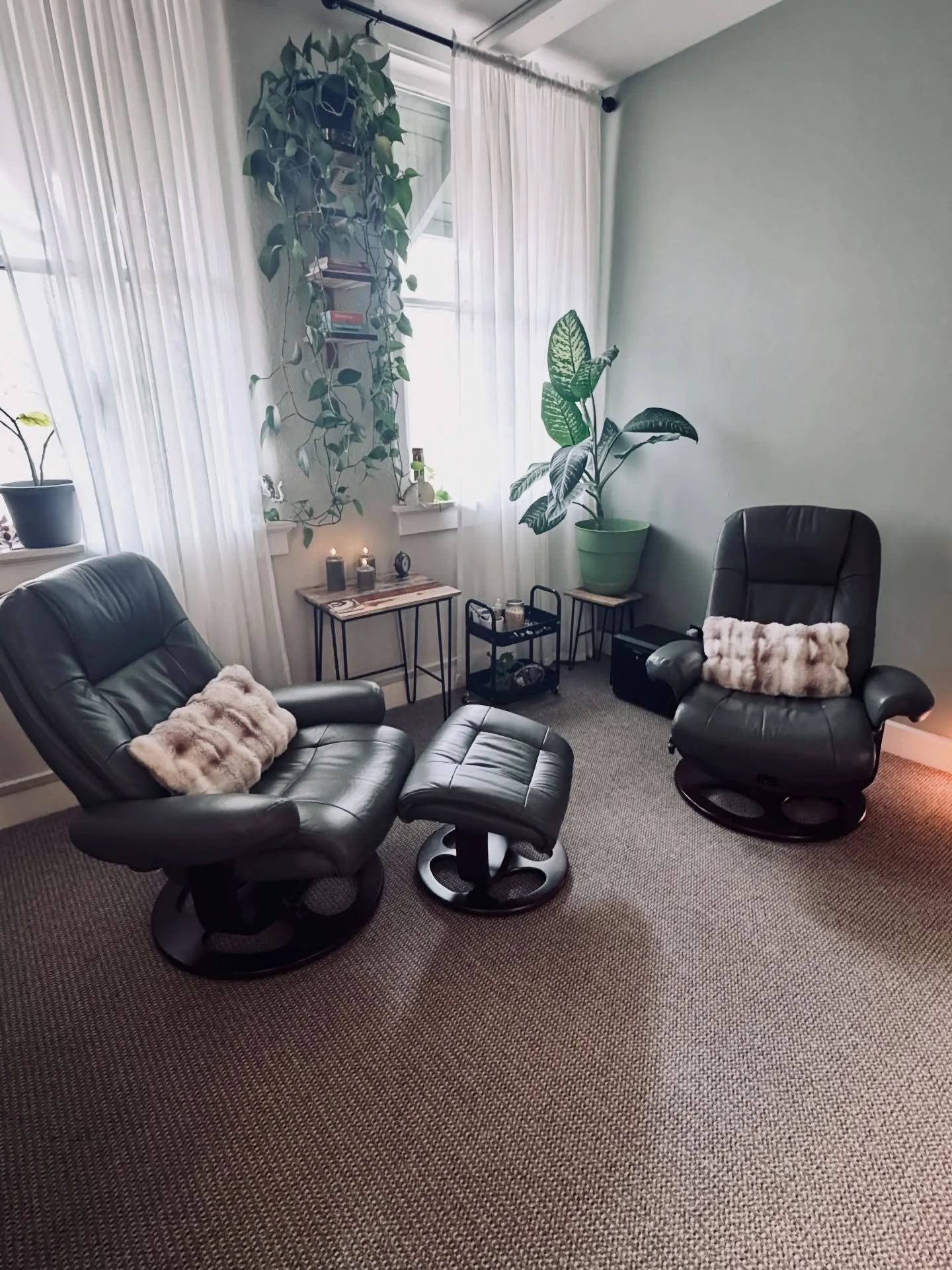 A quiet place to sit.
Natural light.
Nothing expected of you when you arrive.

Some days the work is simply having a space where your system doesn&rsquo;t have to brace.

#MindSpaceMentalWellness
#TherapyInBoise
#NervousSystemSupport
#TraumaInformedC