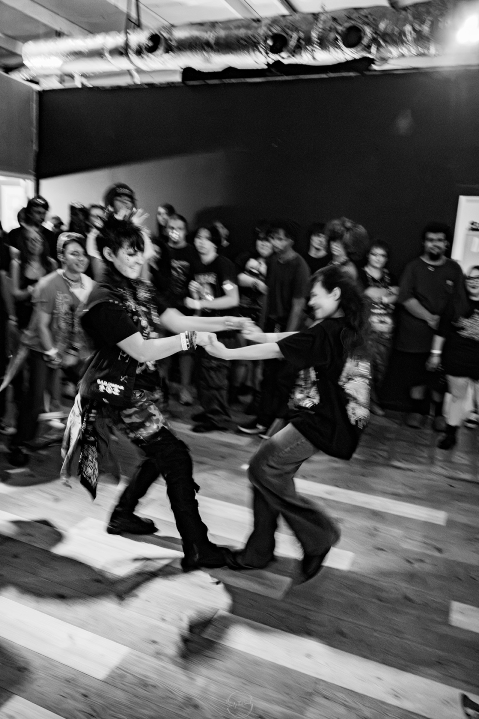 spin4-ezgif.com-resize.gif