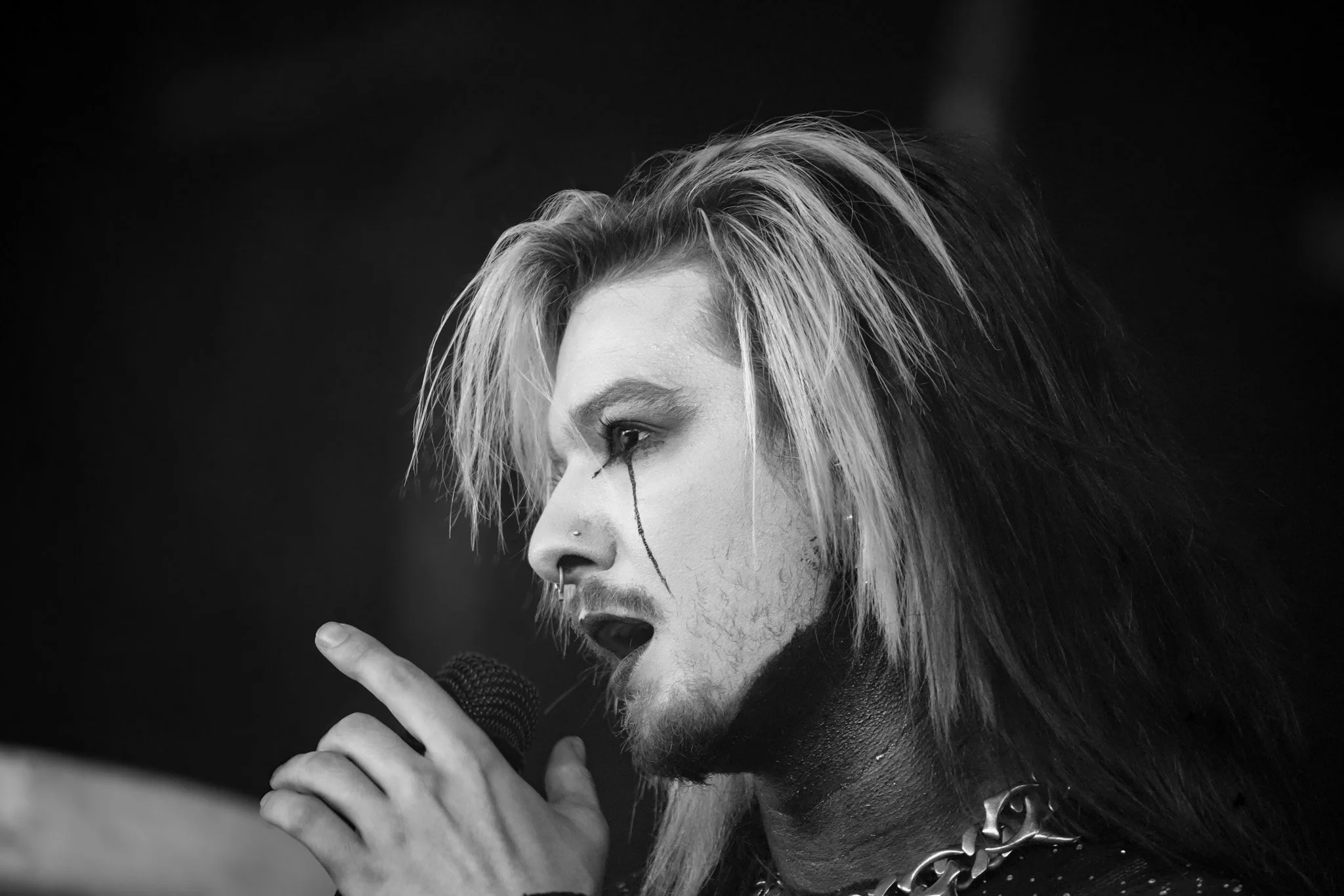 Dark Divine SOL-106.jpg