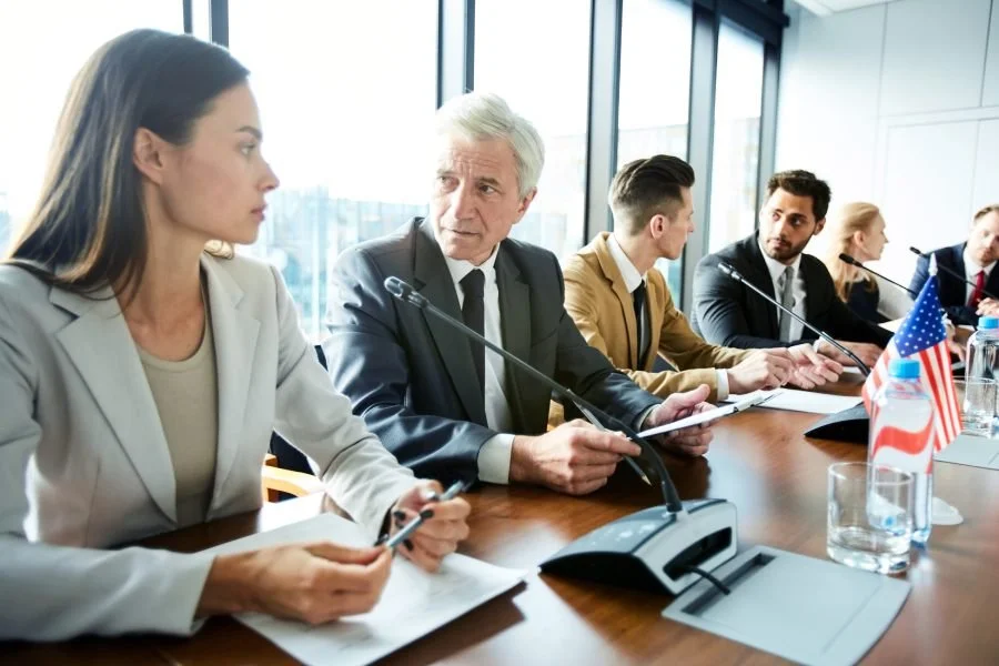 How to Make Smart Cash Decisions Based on Interest Rates