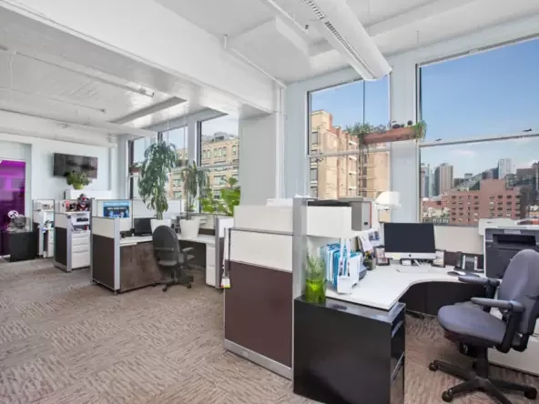 When Business Owners Should Consider Commercial Real Estate