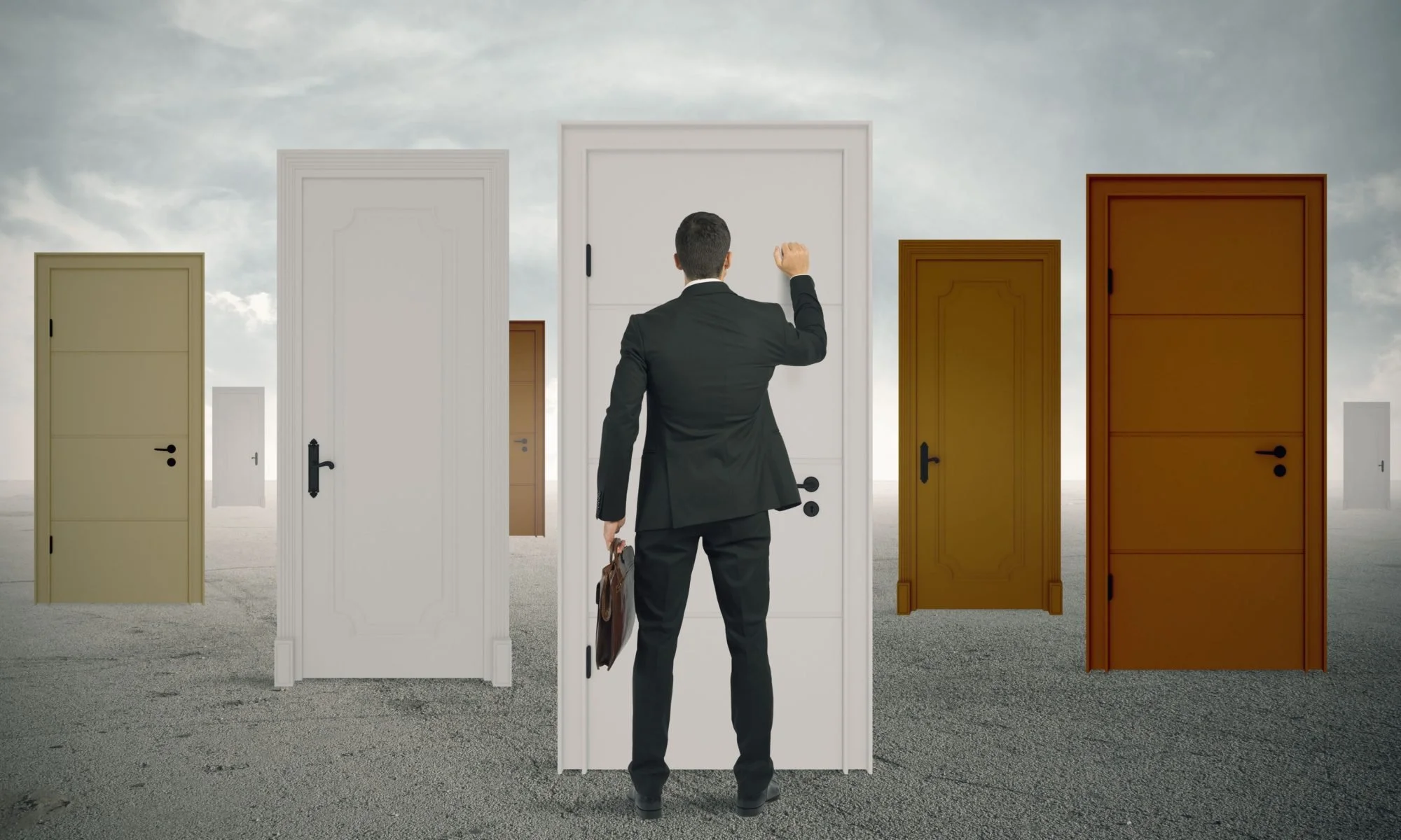 Beyond the 9-to-5: Strategic Side Income for Phoenix Professionals