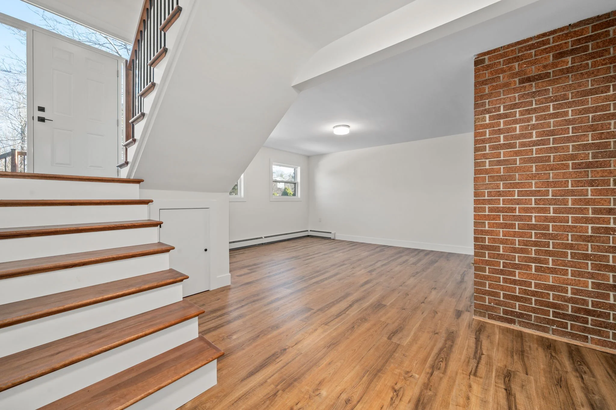 37-web-or-mls-196-lacewood-dr.jpg