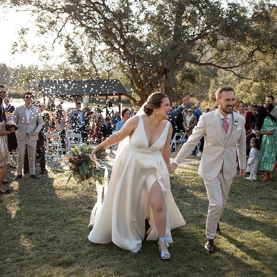 Nothing beats that &ldquo;just down the aisle&rdquo; glow ✨

Visit the website to purchase your own biodegradable confetti for an unforgettable aisle moment! 🤩

#weddingplanning #melbournewedding #melbourneevents #wedding #weddingcoordinator #weddin