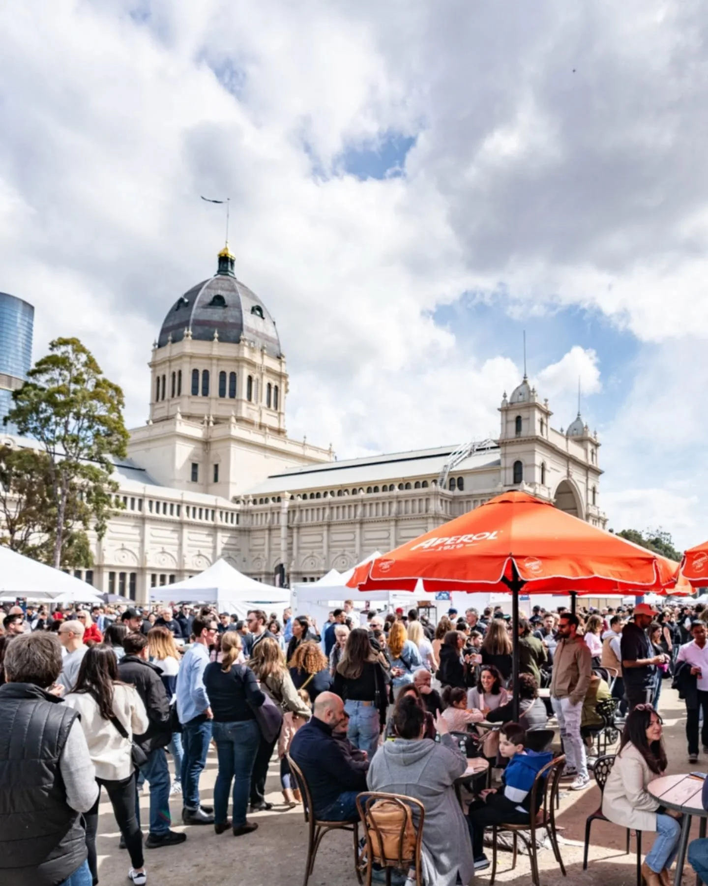 We're heading to the @melbourneitalianfesta this weekend, and when they say there is something for everyone, they mean it! ❣️ 

🍝🥂🍅 🍨🇮🇹
-more than 50 food marquees and trucks
-two large bars with alcoholic and non-alcoholic drinks
-kid games &a