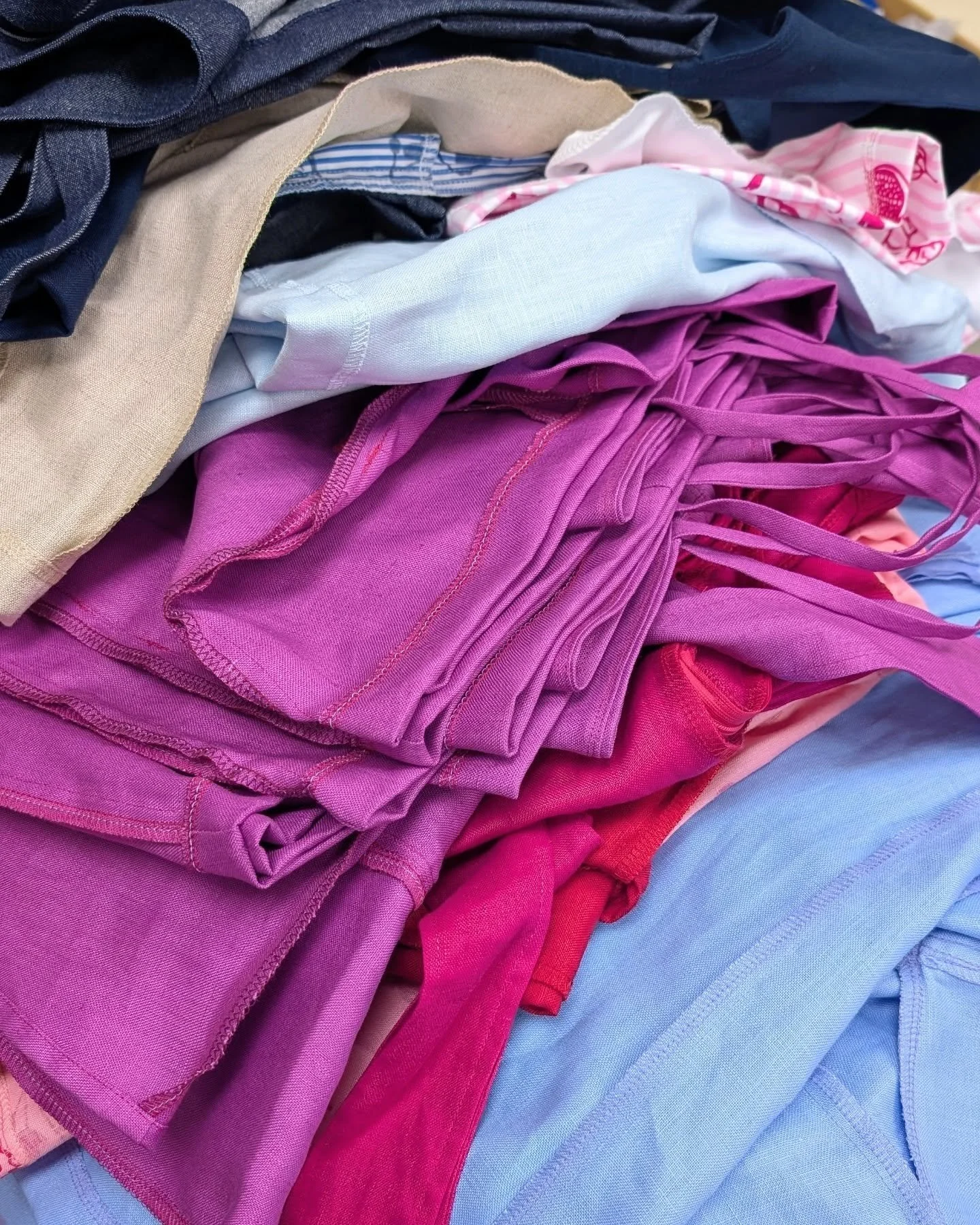 Little peep at what's come with me to @handmadecanberra this weekend 🫣

We have been working making almost 100 new garments for the try on rack including new colours for your wardrobe ✨

#SlowFashion #MadeInAustralia #Handmade