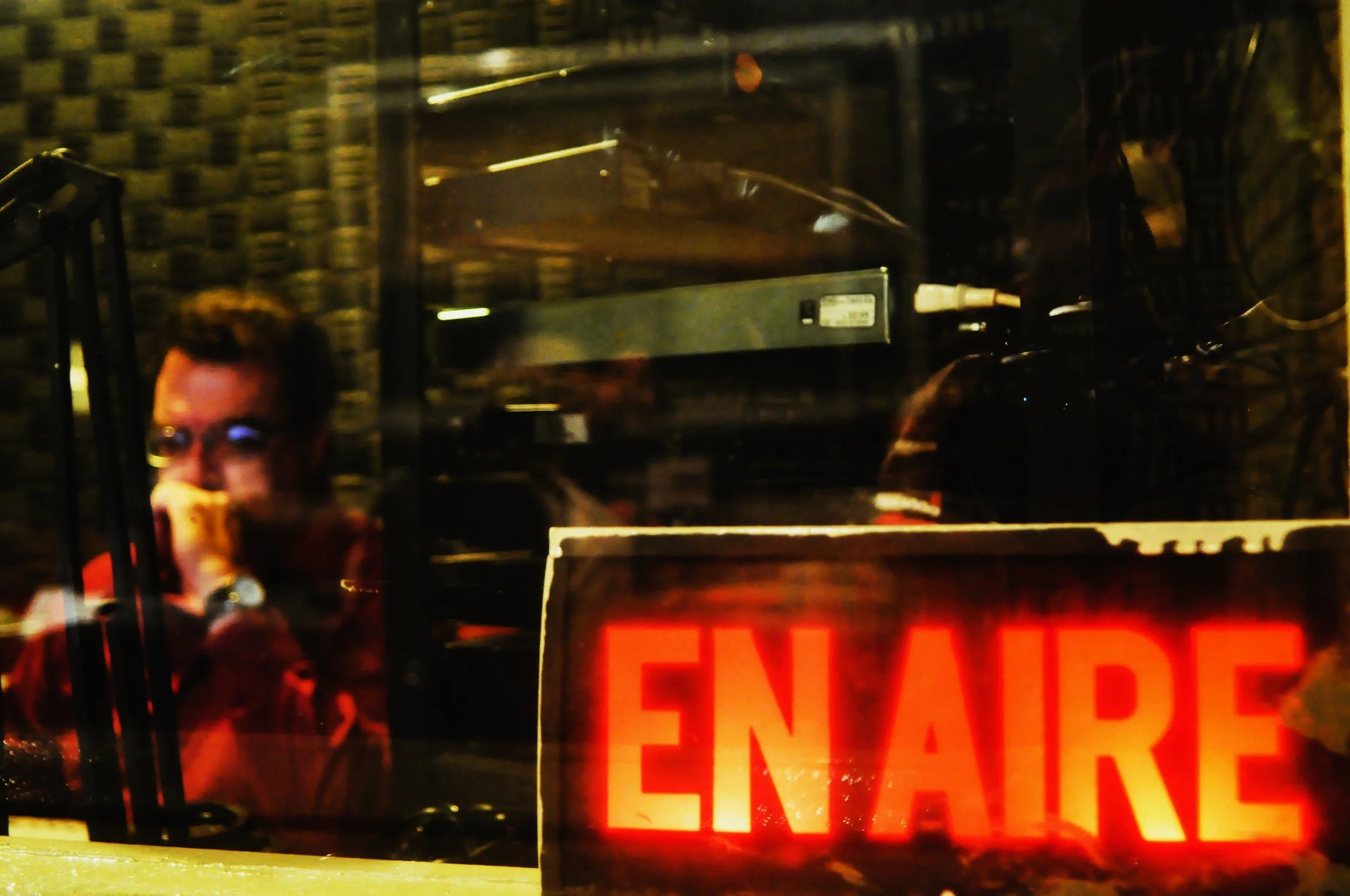 Controles técnicos de Fusión 102.5 FM, Tijuana, Baja California.