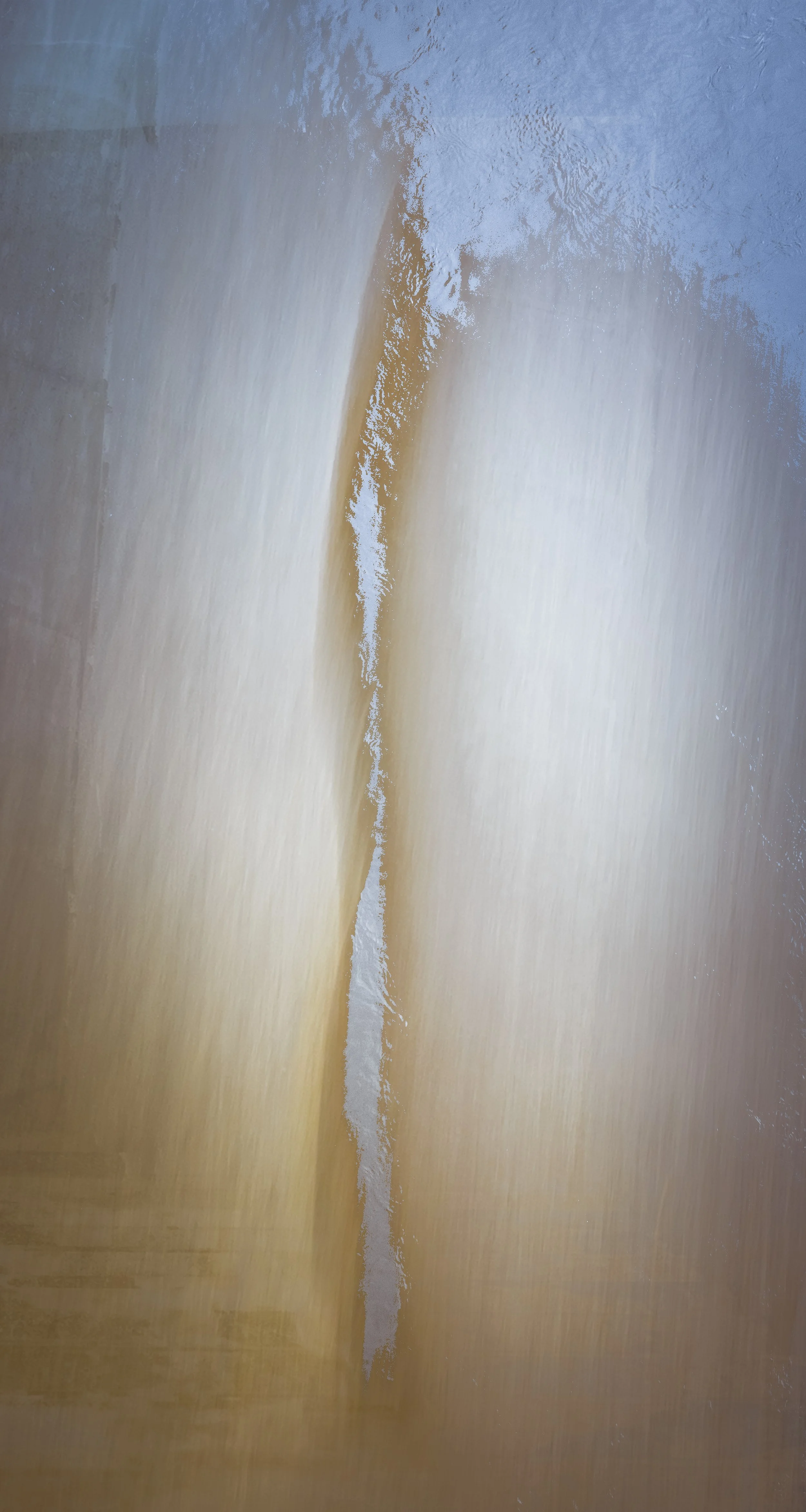 look as slowly as you can – awake 60 x 115 cm, op 100 % pure zijde, los hangend aan de muur, Limited edition 2/3 (+ 2 AP)