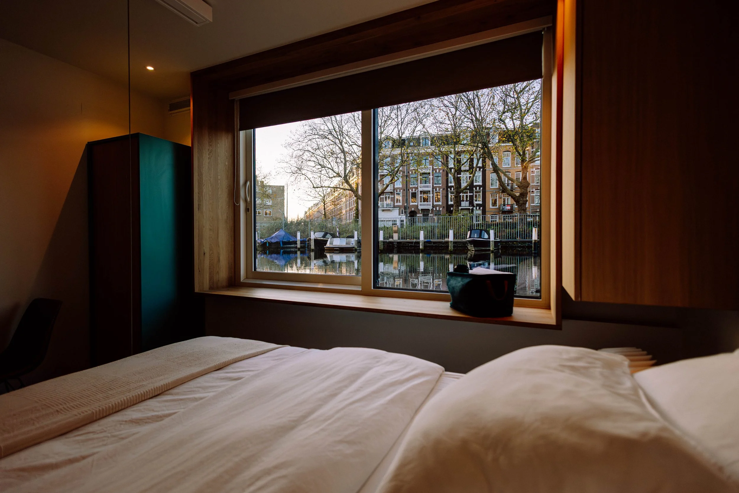 the Amsterdam houseboat family