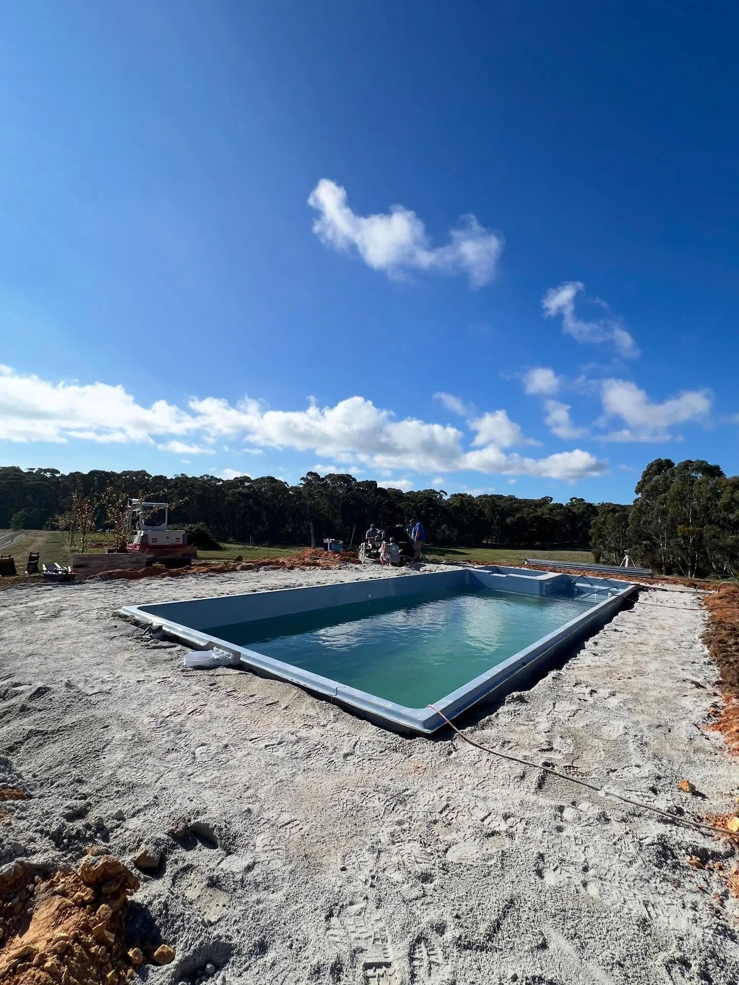Pool Install | Barrier Reef

Stunning spot out in Beechworth for another great pool install. The Brooklyn range from Barrier Reef is a great family pool featuring a built in spa, kids play area / water lounge and a safety ledge around full perimeter 