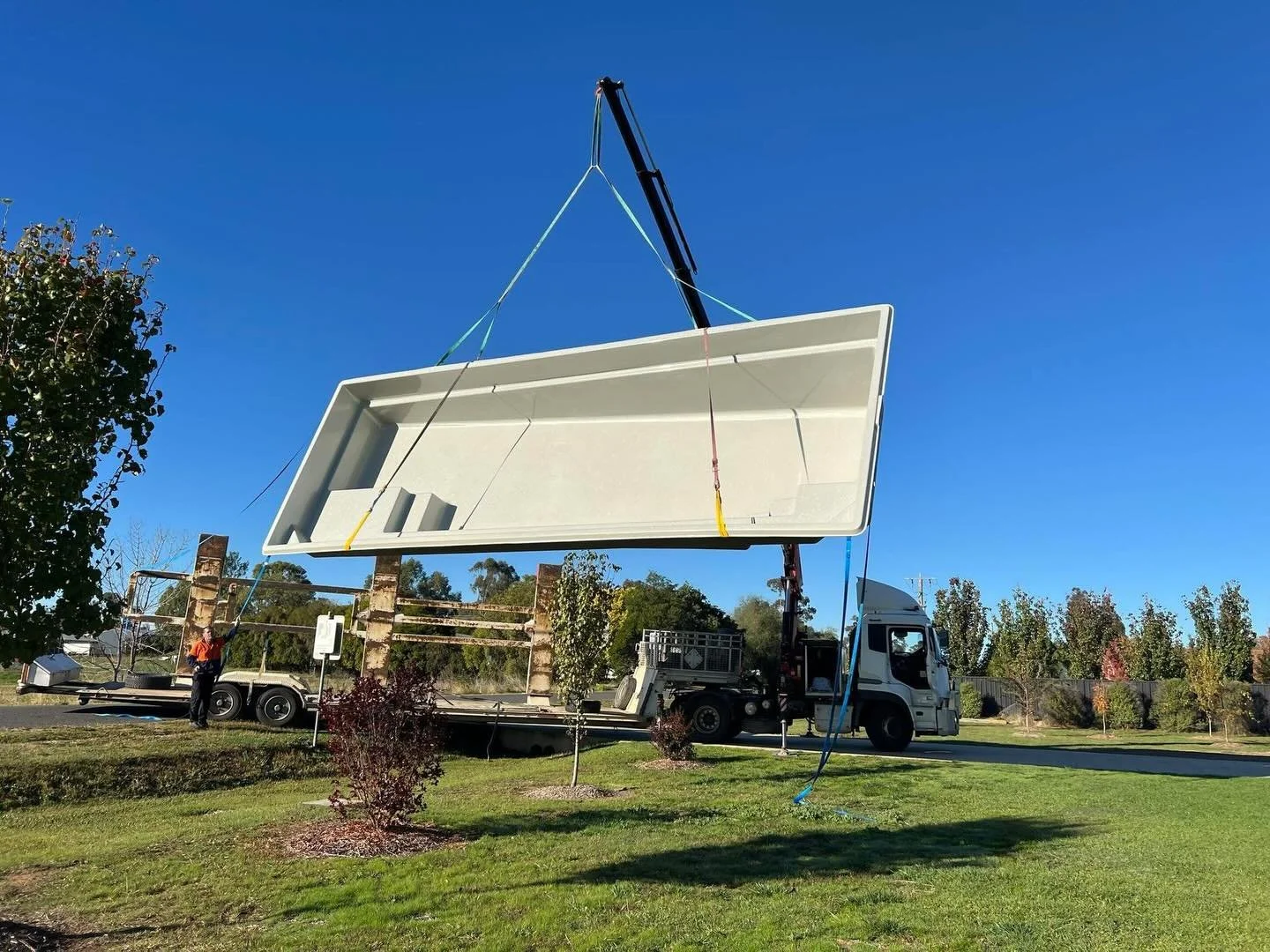 🍂 🍁Autumn is the perfect time to plan your summer Oasis 🌞💦

Another pool shell delivered, means another backyard transformation underway!
Planning your pool in autumn means you&rsquo;ll be ready to enjoy endless summer days relaxing in your Dream