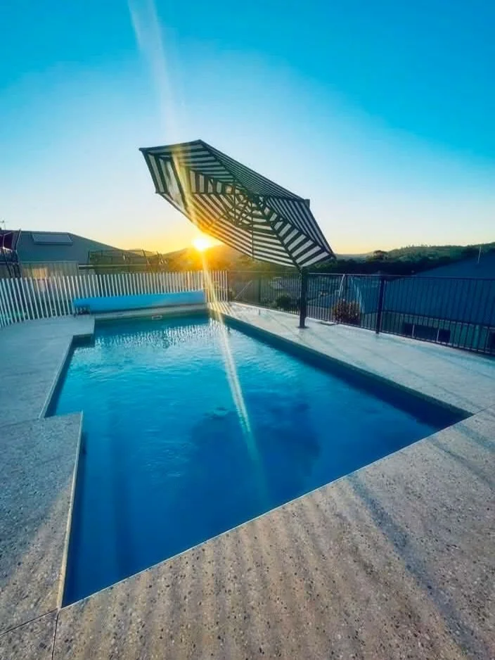 Before &amp; After 📸

Hard to beat these views out in Leneva&hellip; but a pool certainly helps!

Featured here is an 8m Maradona by Conquest Pools, installed by the Summer Central team and looking right at home in this beautiful backyard.

Get in t