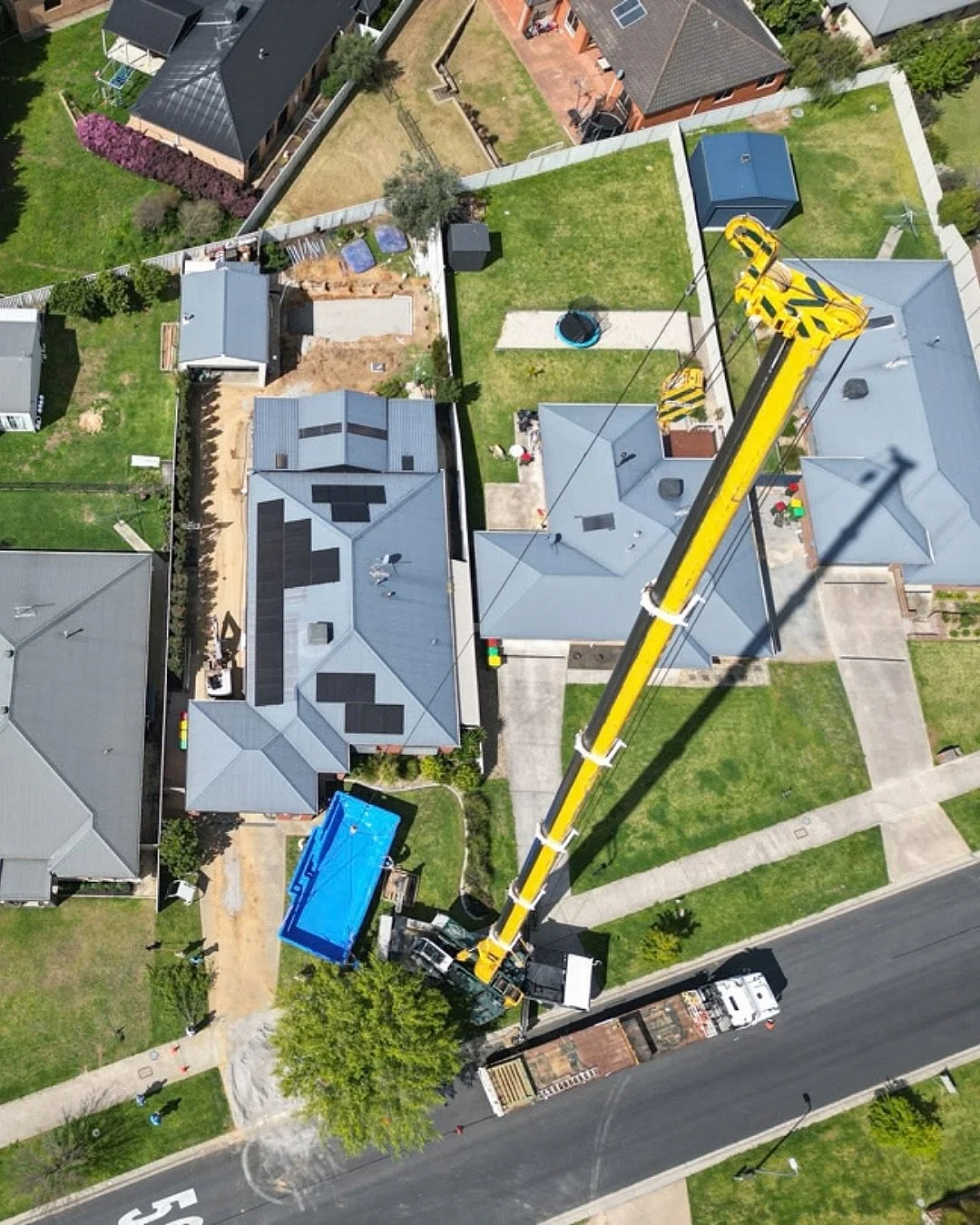 Delivered &amp; Installed ✔️

Another day another epic pool install! Check out this Maradona by Conquest Pools making its way into a West Wodonga backyard 🏗️ 

Limited access? No worries. With the right equipment and an experienced crew, the Summer 