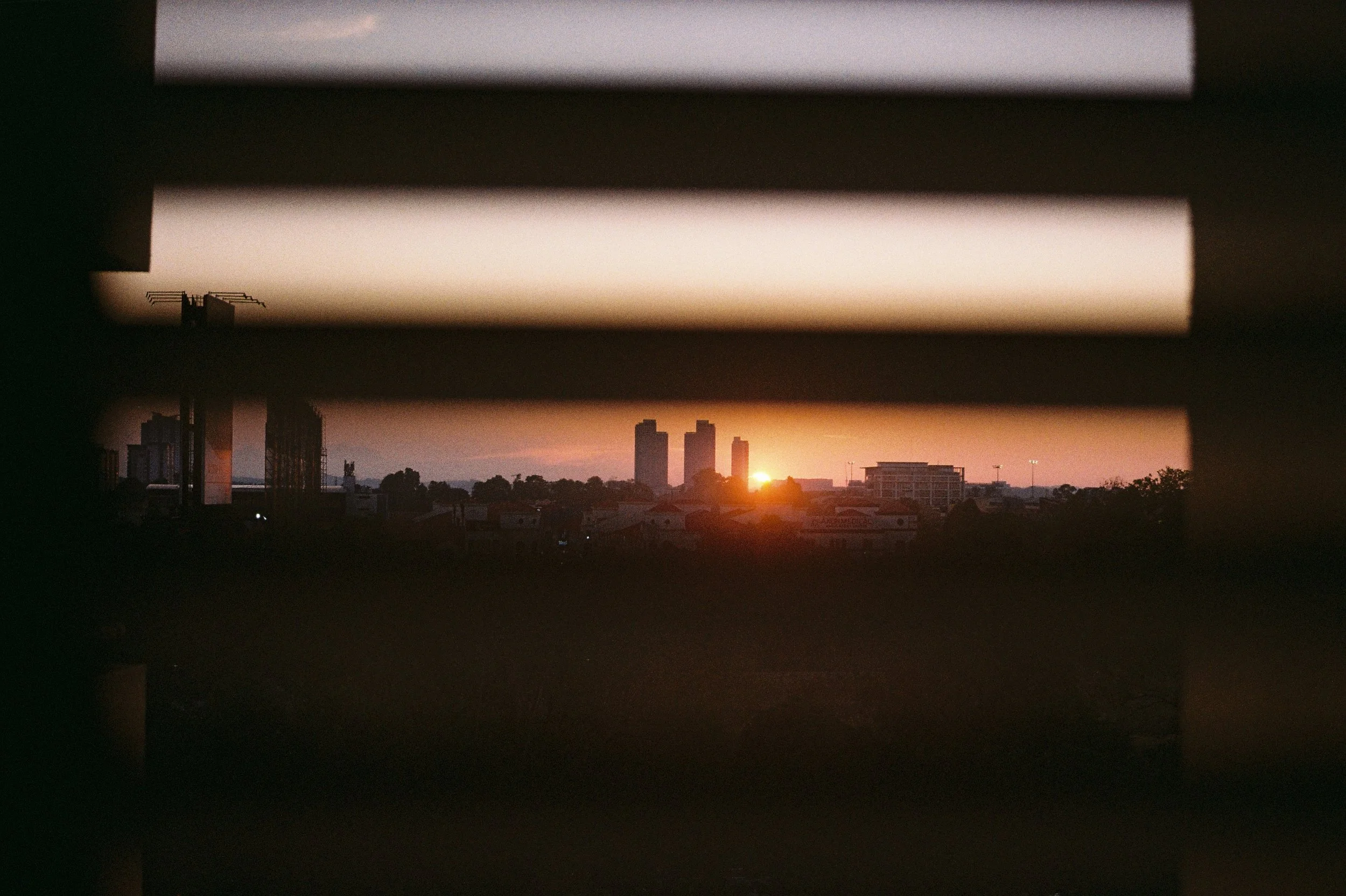 Fragments of Light, Fragments of Me 家，是夕陽最溫柔的地方