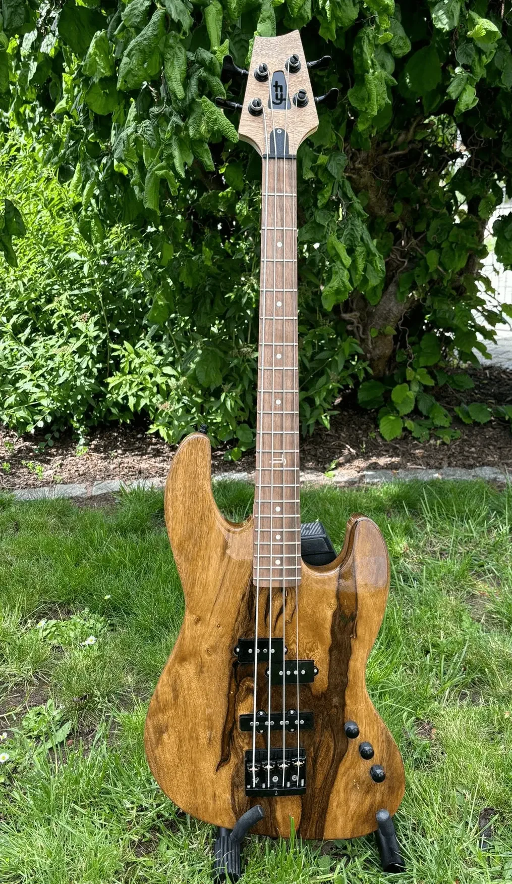 Shortscale E-Bass aus Mahagoni