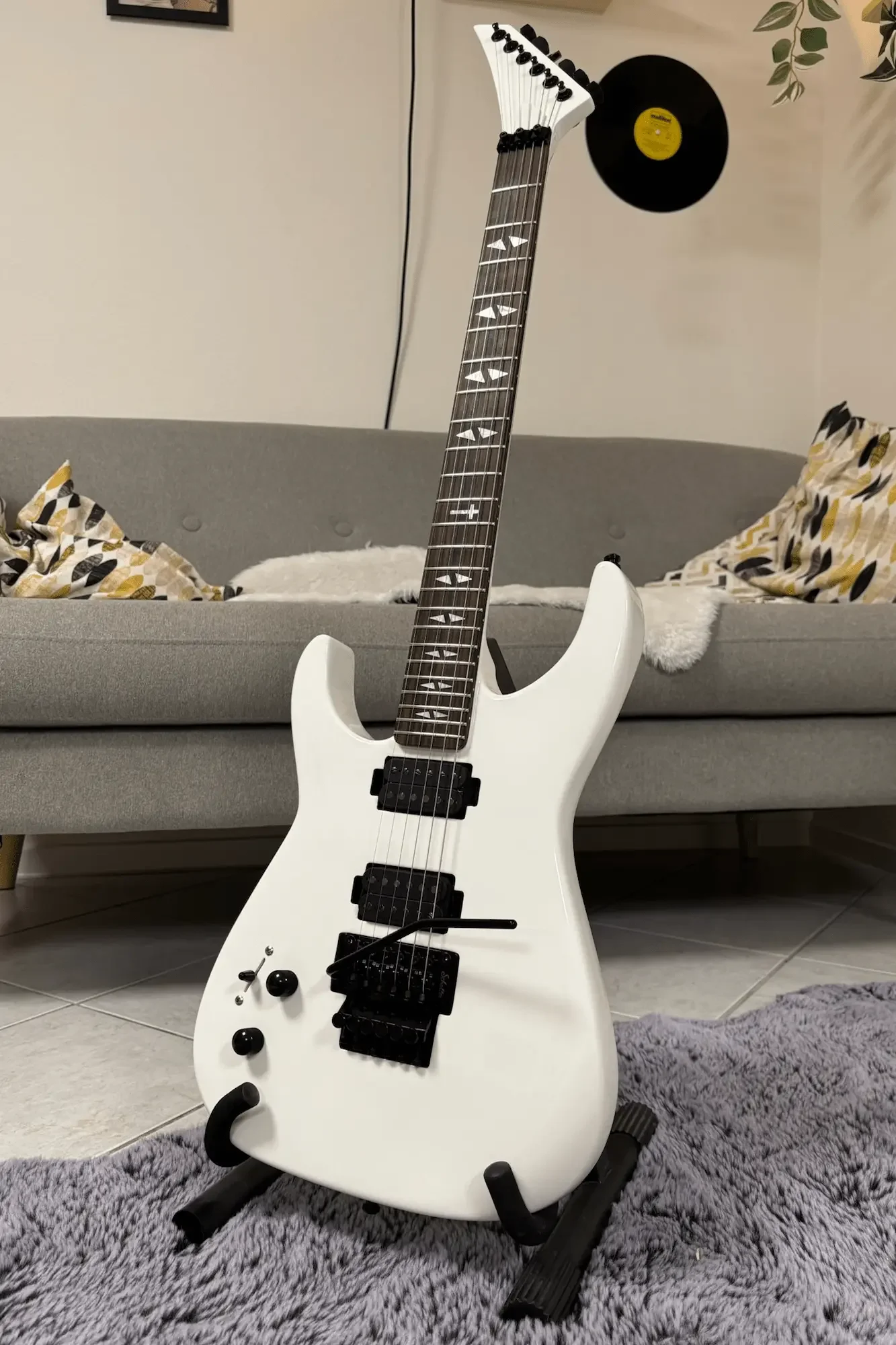 Weiße linkshänder Stratocaster