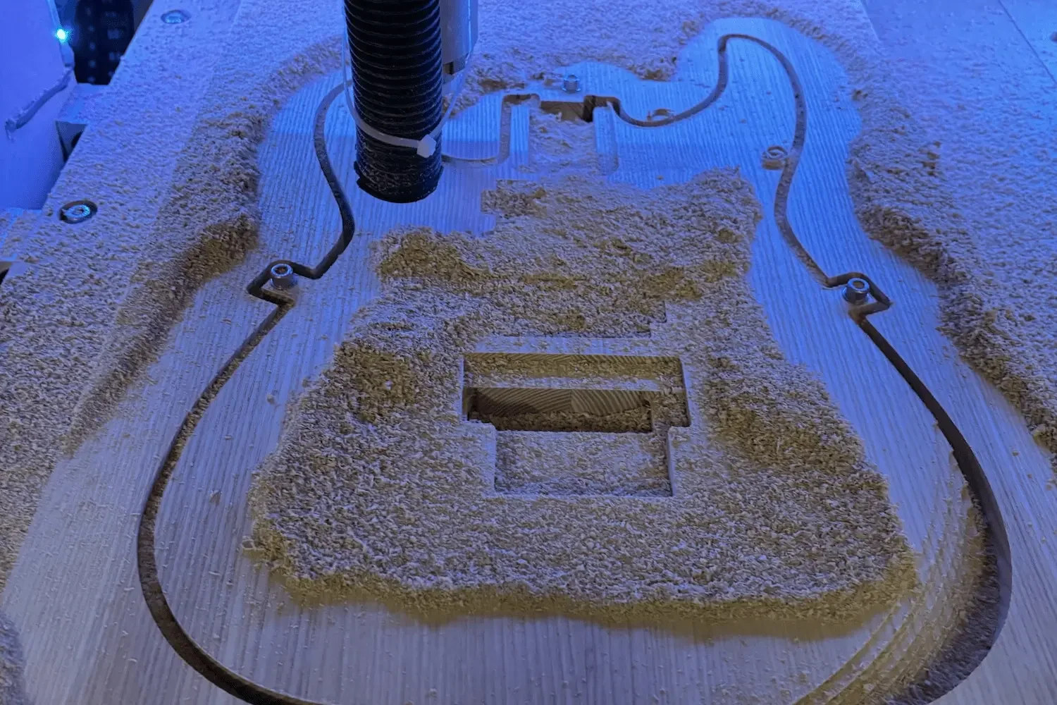 Body mit unserer CNC Fräse ausfräsen