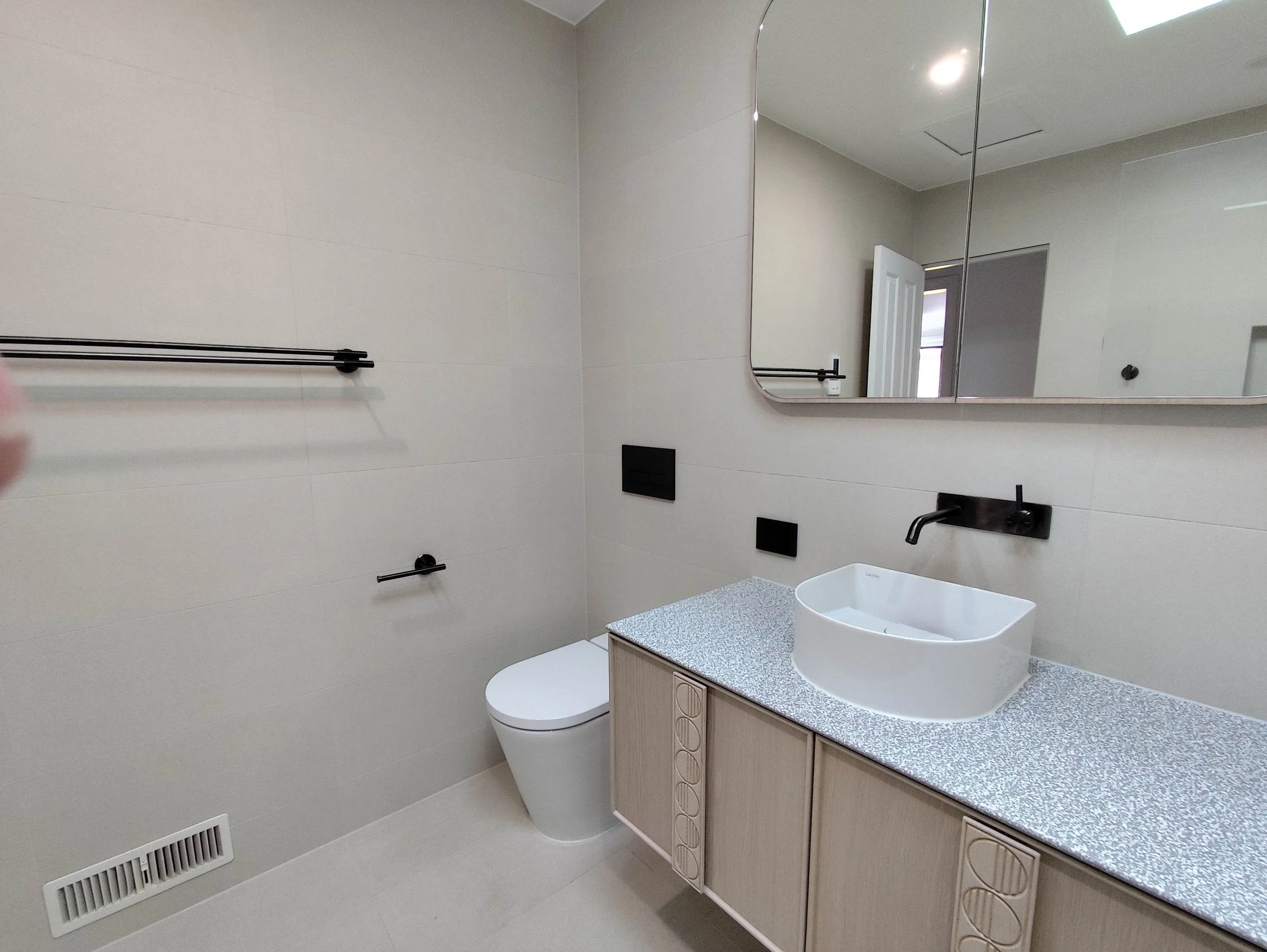 Modern-bathroom-renovation-hawthorn.jpg