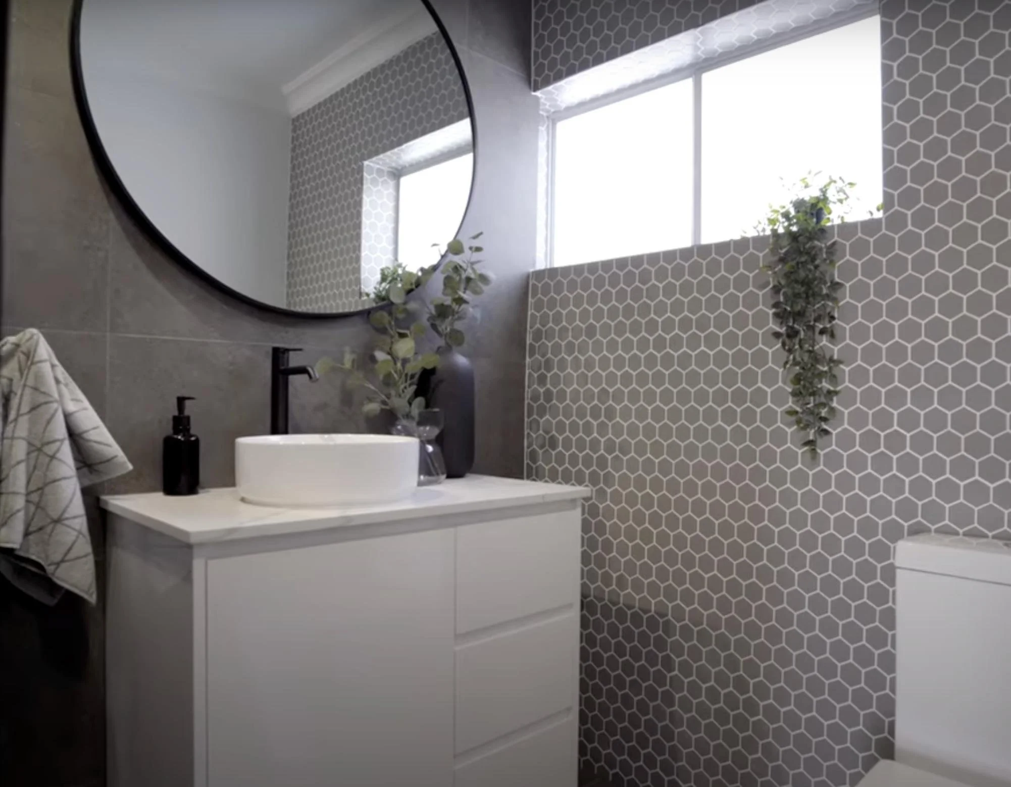 Essendon home addition with second bathroom and indoor laundry