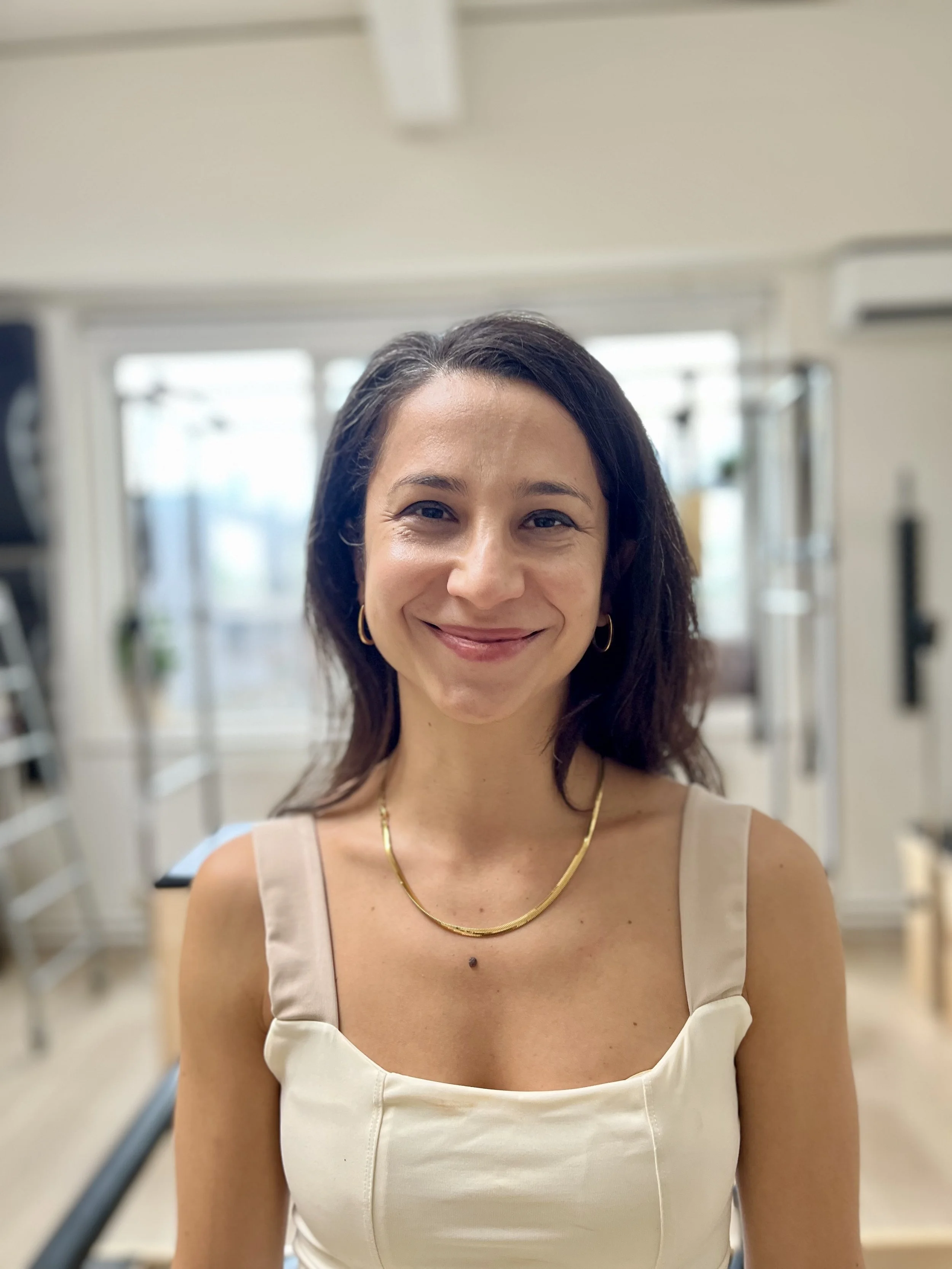 pilates teacher specialized in scoliosis private pilates studio Amsterdam Oud West