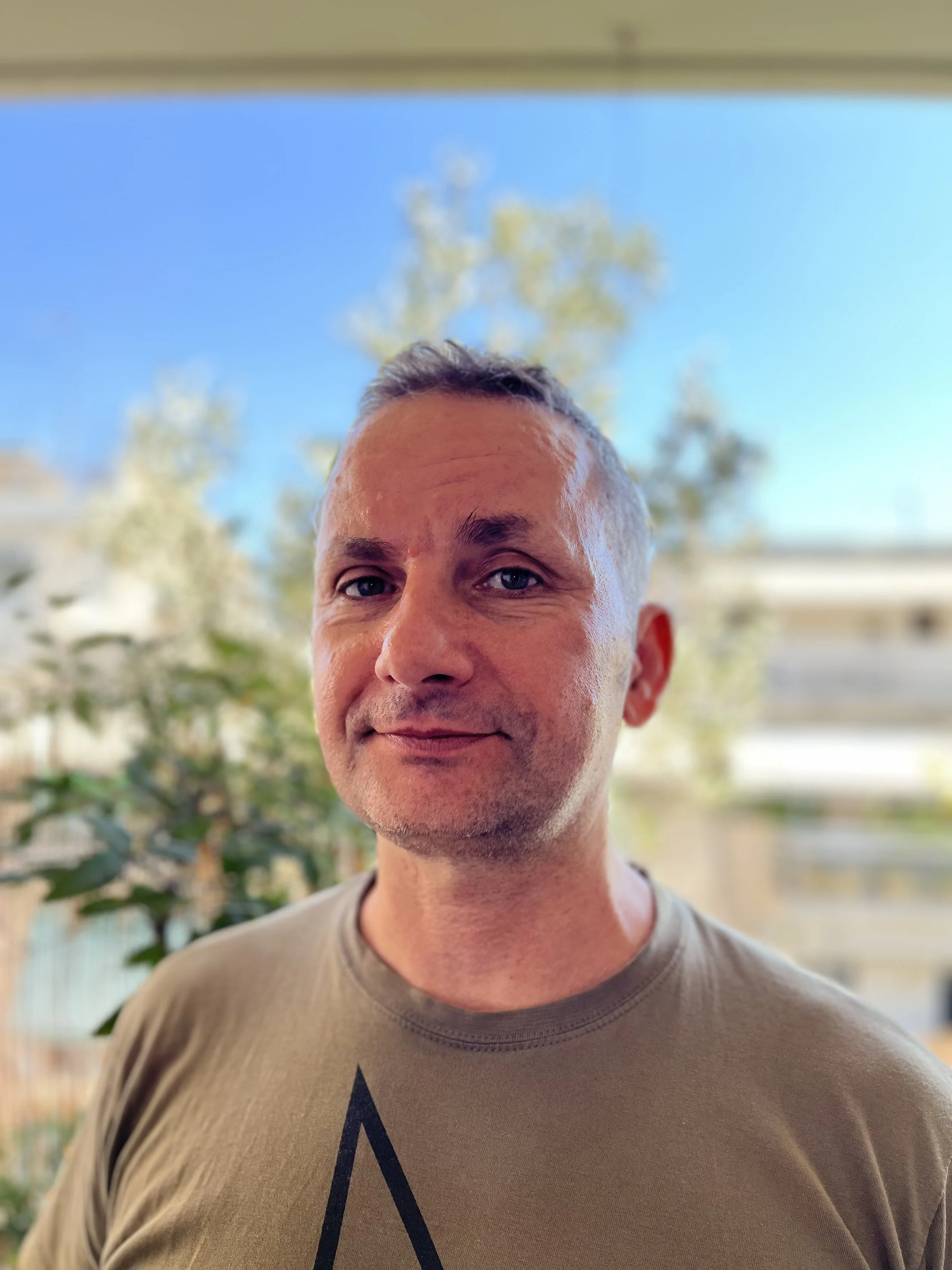 man doing pilates giving review for private pilates lessons