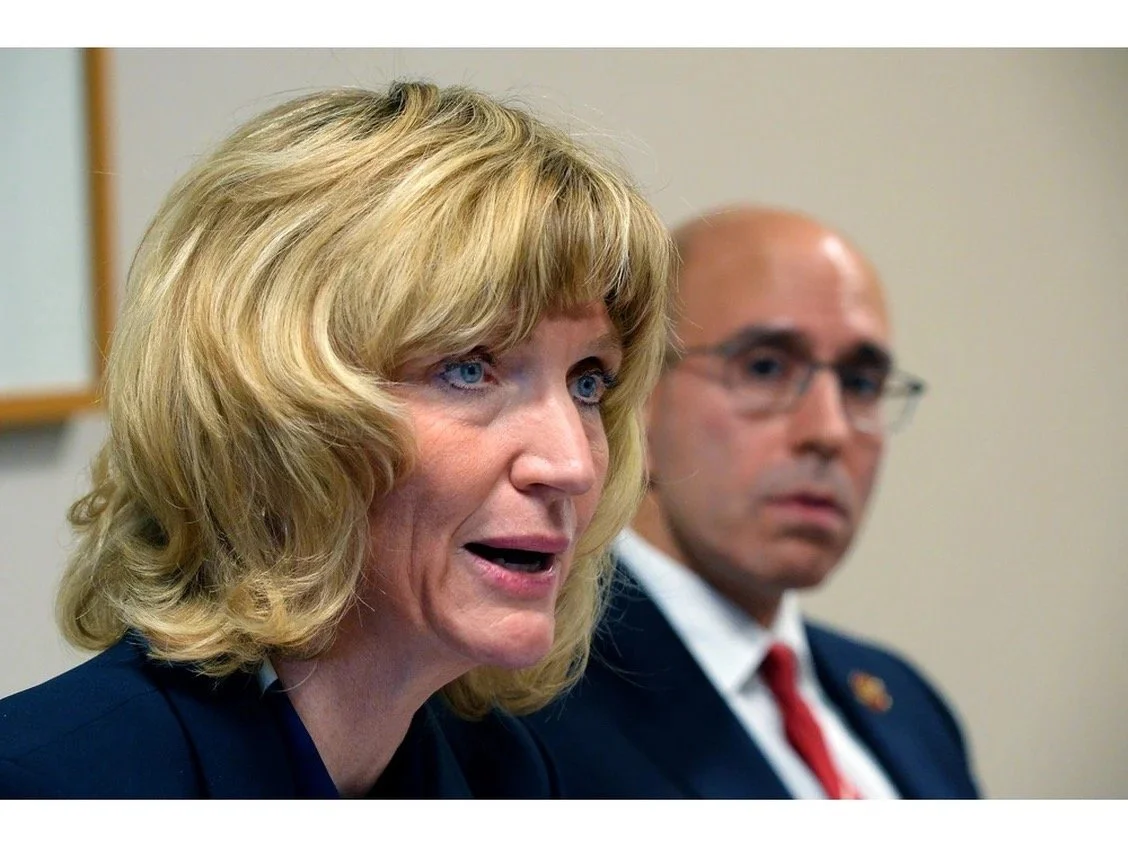 MUN ANNOUNCES EXECUTIVE RESTRUCTURING 