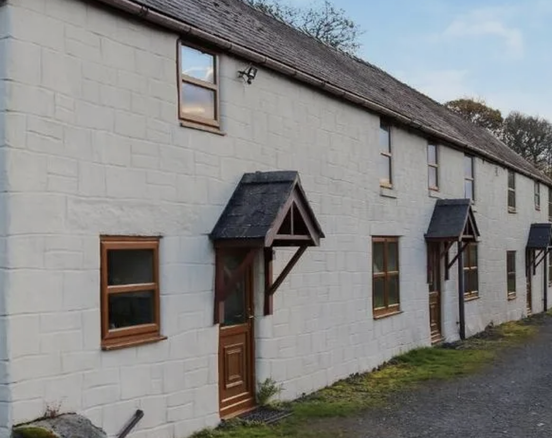 places to stay near Snowdon, snowdonia holiday let, things to do north Wales, 12 bed cottage, 12 bed holiday let near bala