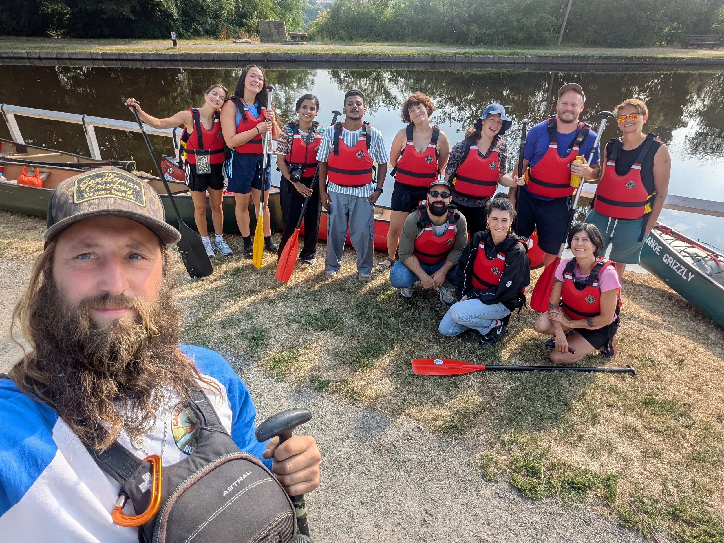 canoe group in llangollen about to do the pontcysyllte aqueduct with grizzly adventurer