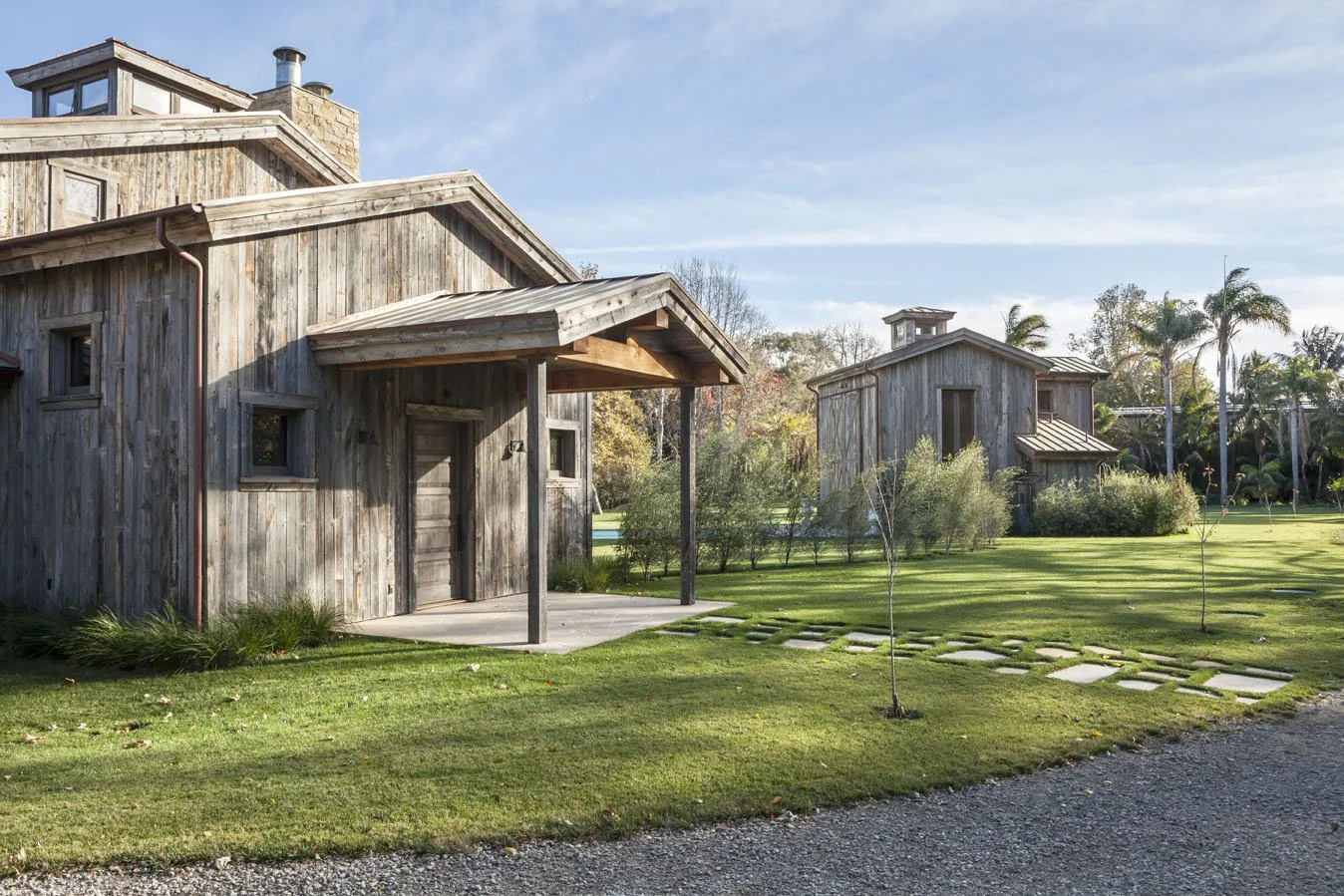 EXTERIOR_ENTRANCE_STUDIO copy.jpg