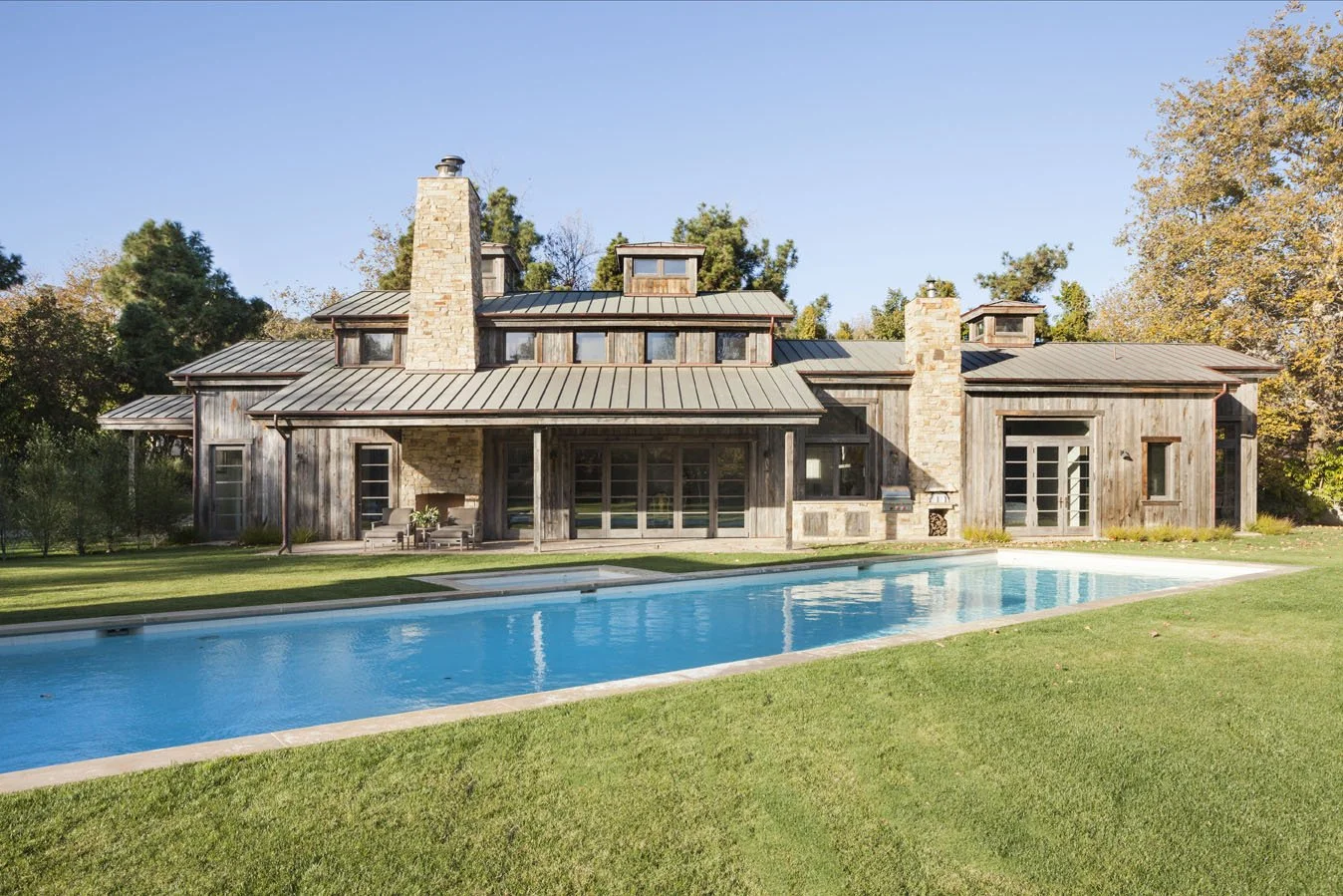 EXTERIOR_HOUSE_POOL copy.jpg