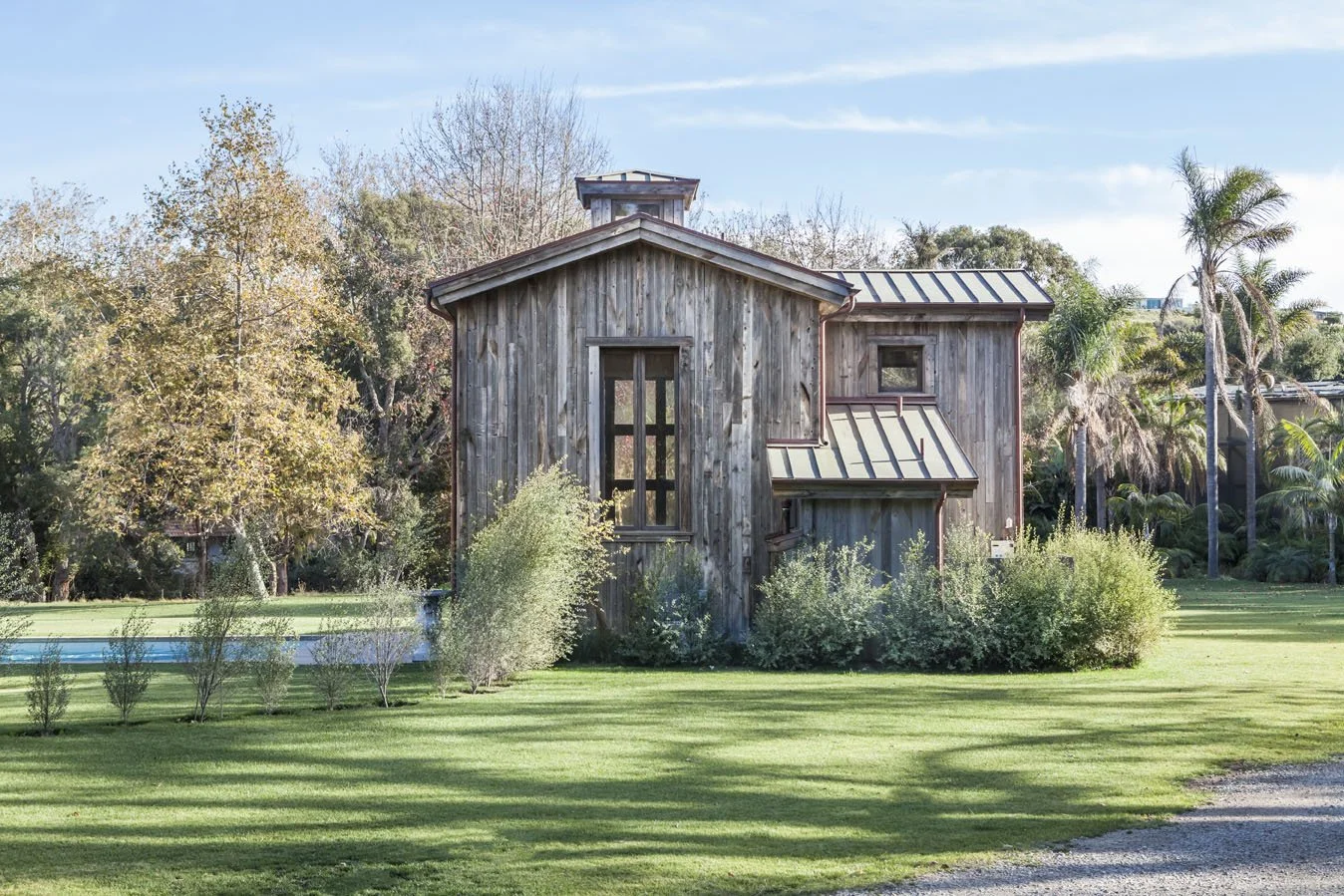 EXTERIOR_STUDIO_H copy.jpg